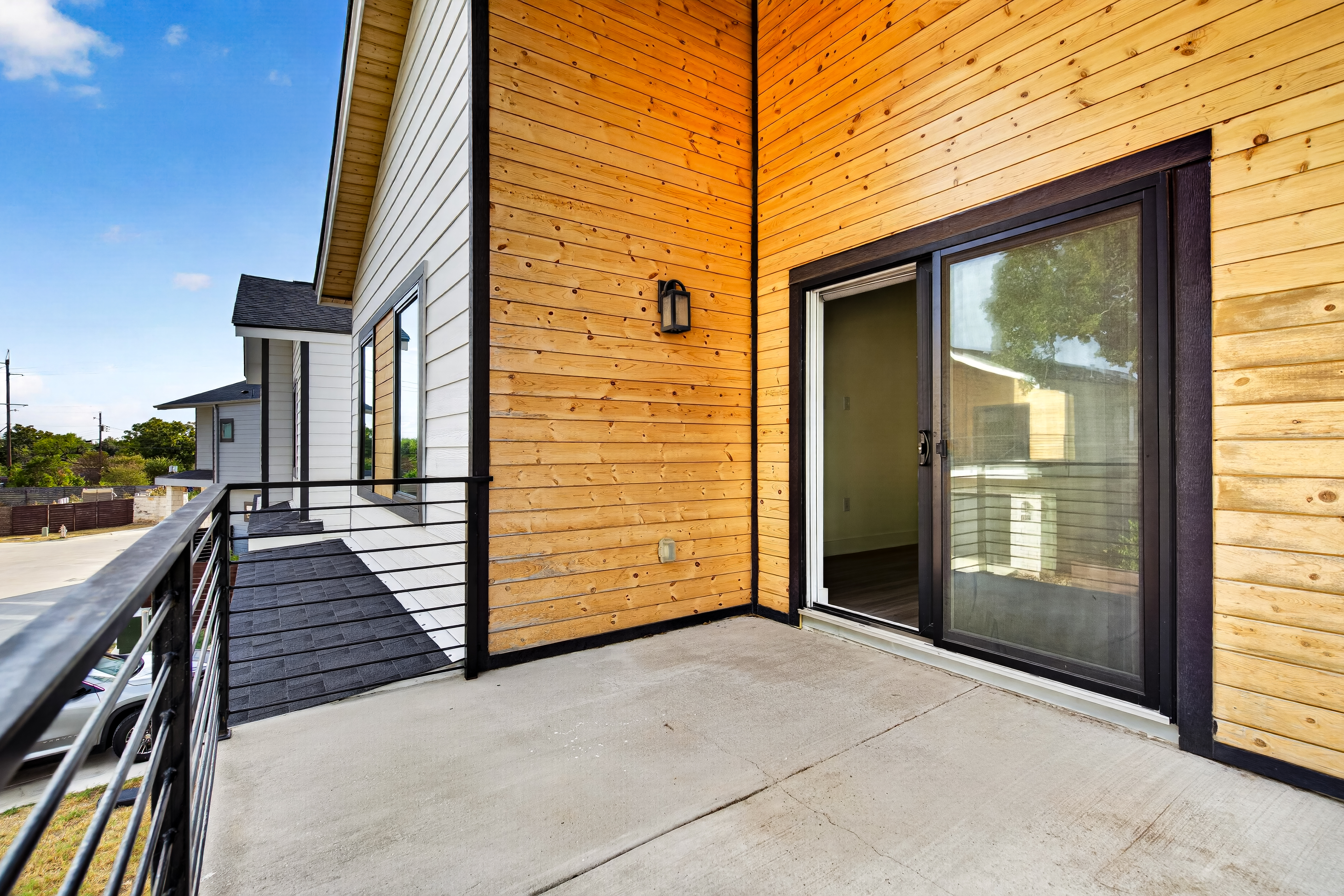  Modern Home with an Entertainer’s Backyard - 物件實景