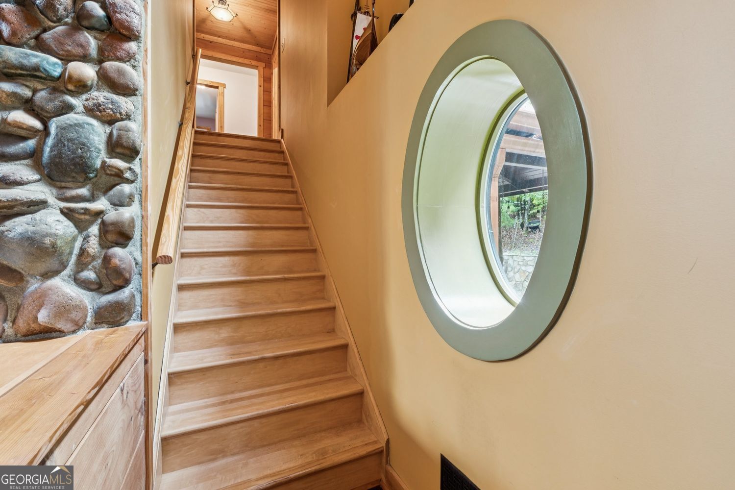 Ellijay, Georgia, 30540, United States, 3 Bedrooms Bedrooms, ,4 BathroomsBathrooms,Residential,For Sale,1952403