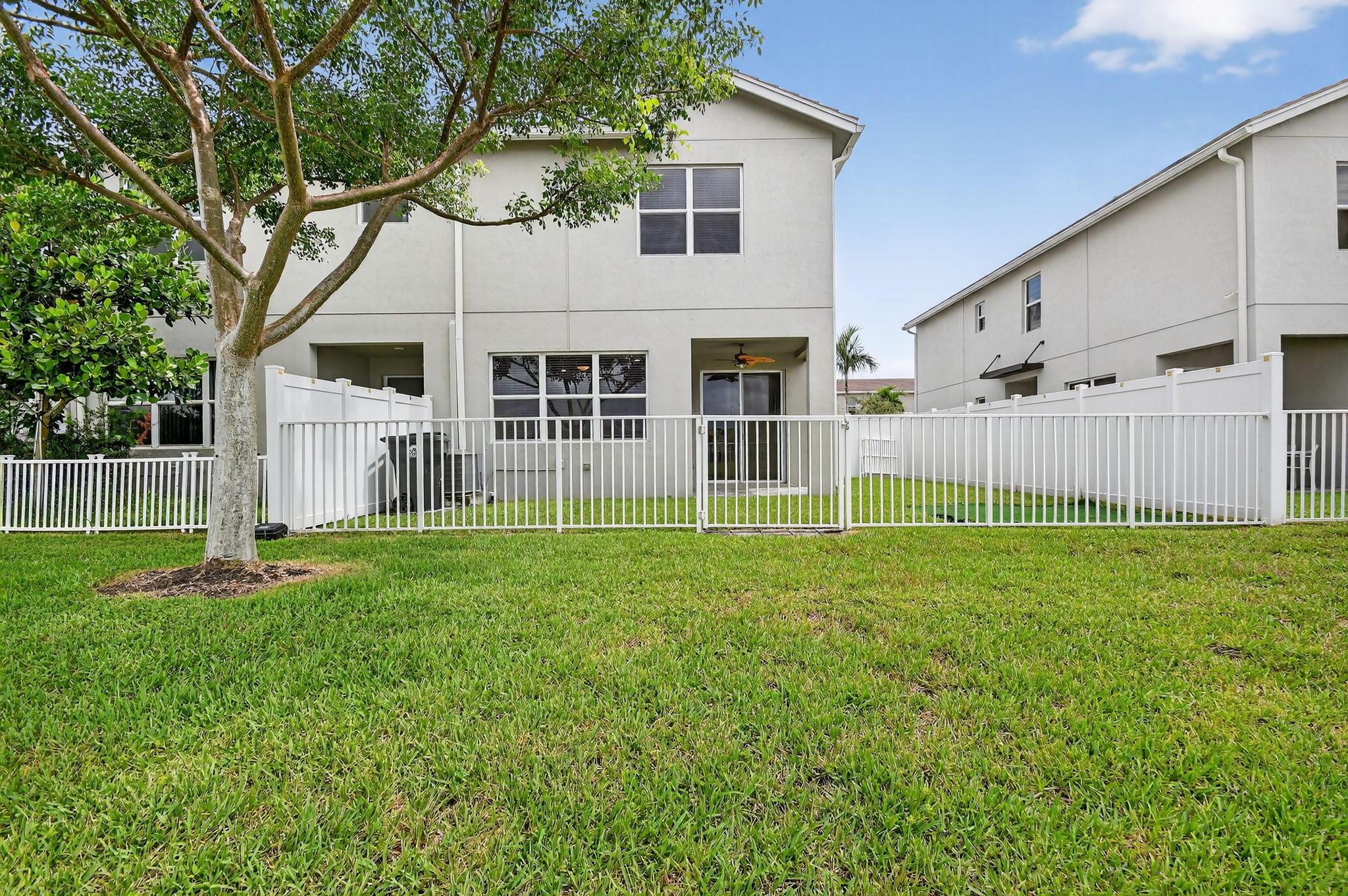 Lake Worth, Florida, 33467, United States, 4 Bedrooms Bedrooms, ,3 BathroomsBathrooms,Residential,For Sale,1819485
