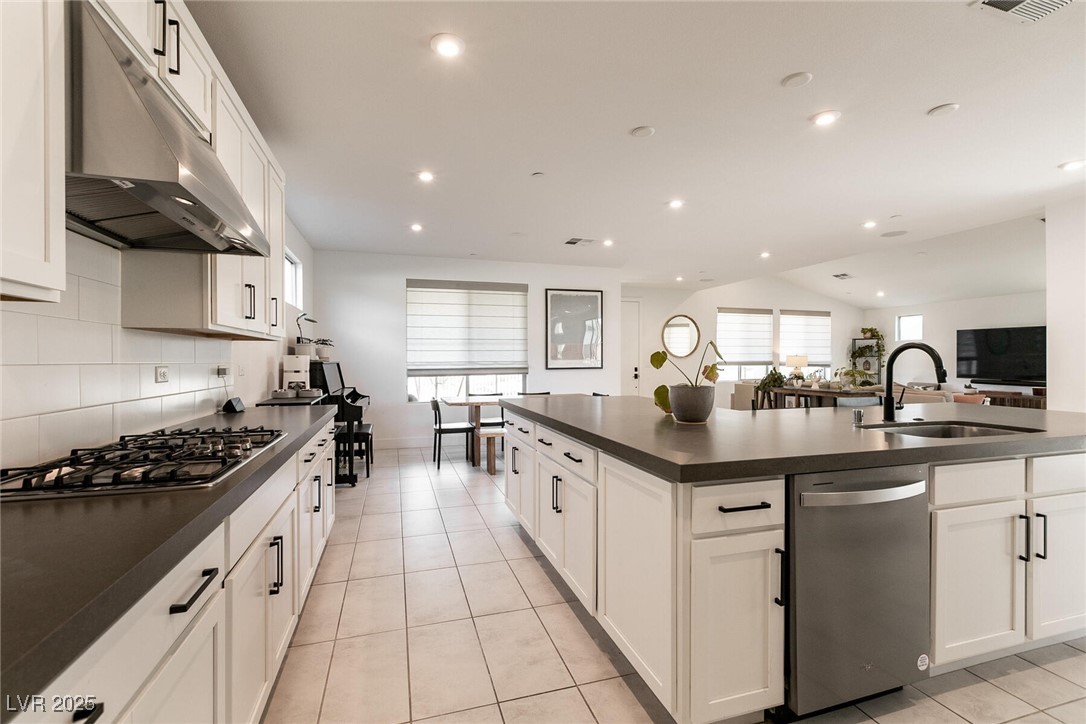 Henderson, Nevada, 89044, United States, 3 Bedrooms Bedrooms, ,4 BathroomsBathrooms,Residential,For Sale,1951006