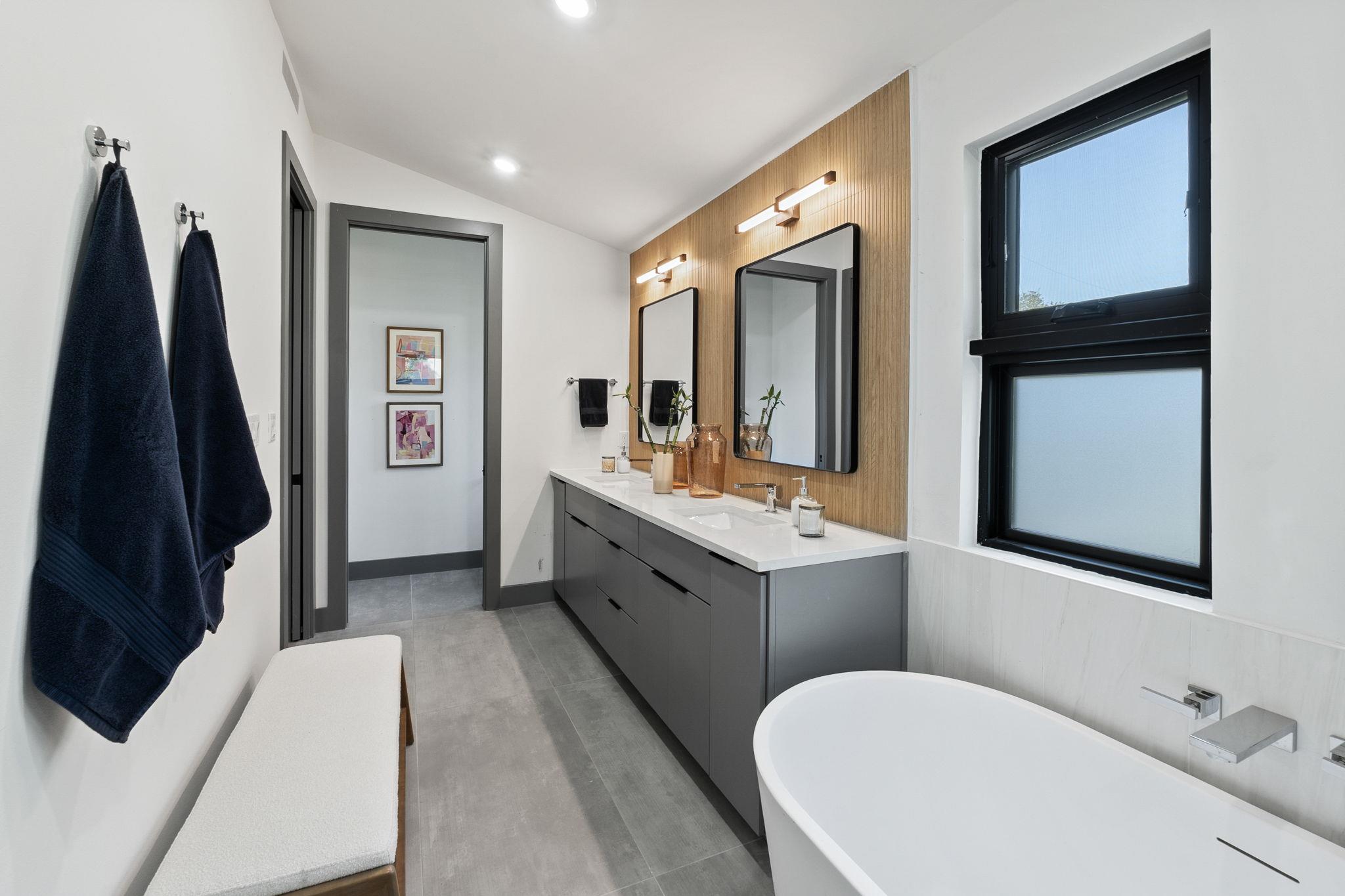 Austin, Texas, 78734, United States, 3 Bedrooms Bedrooms, ,4 BathroomsBathrooms,Residential,For Sale,1766077