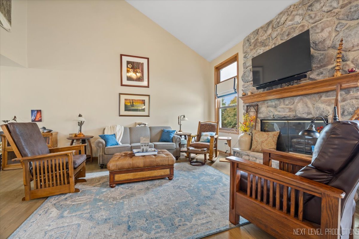 Leland, Illinois, 60531, United States, 3 Bedrooms Bedrooms, ,3 BathroomsBathrooms,Residential,For Sale,1980976