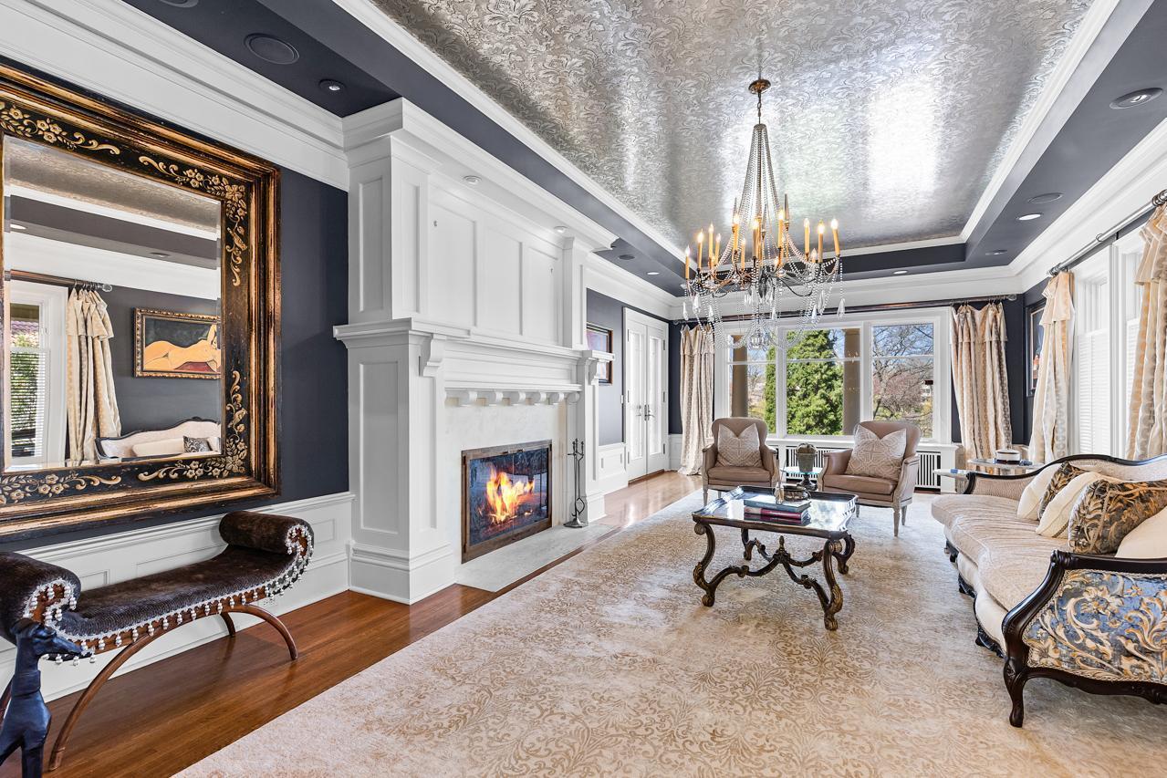 Minneapolis, Minnesota, 55405, United States, 4 Bedrooms Bedrooms, ,4 BathroomsBathrooms,Residential,For Sale,1821266