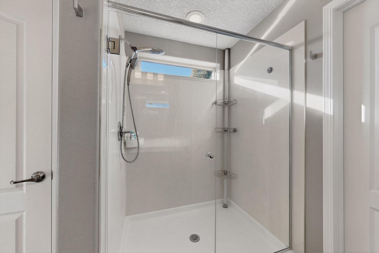 Rio Rancho, New Mexico, 87124, United States, 5 Bedrooms Bedrooms, ,3 BathroomsBathrooms,Residential,For Sale,1991836