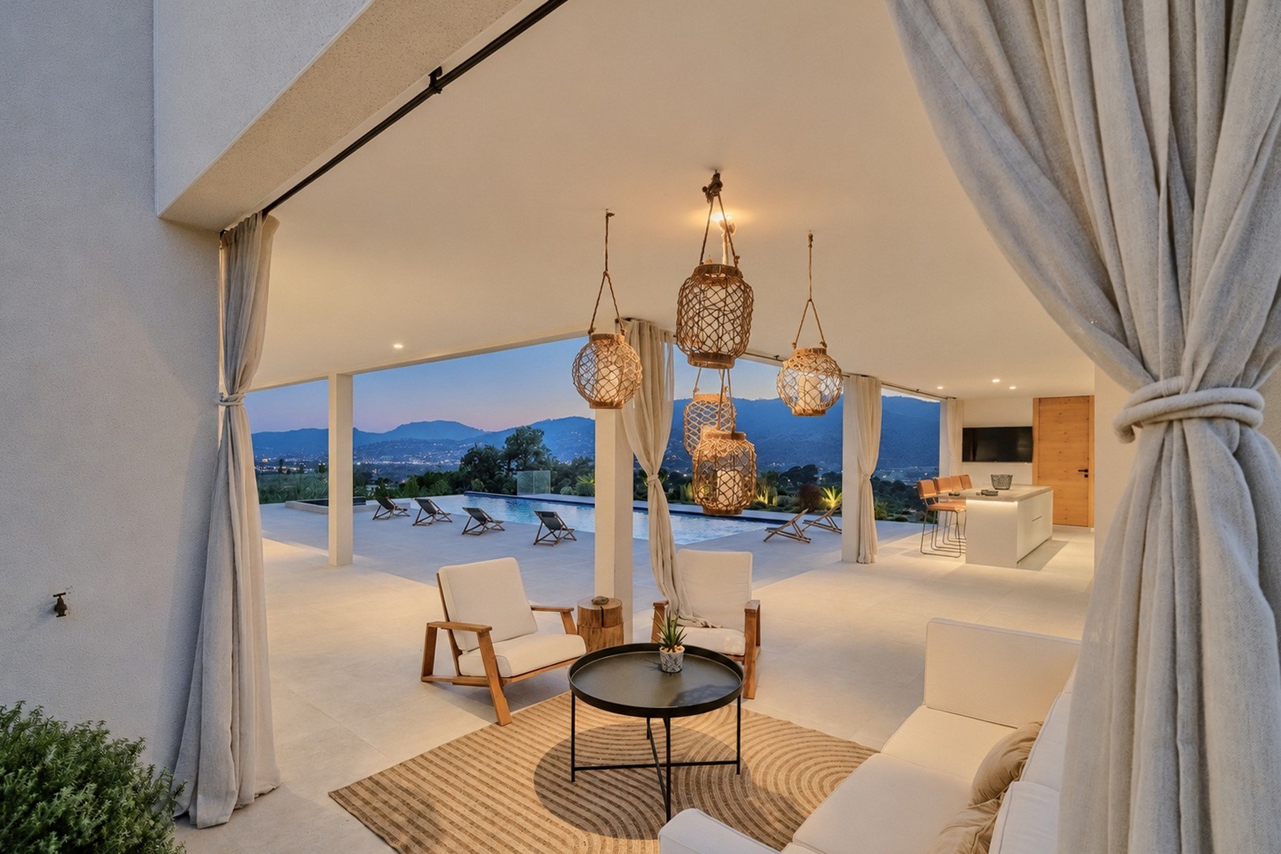  Mougins, private estate for sale, 533 sqm, panoramic views, guest house and 2.2… - 物件實景
