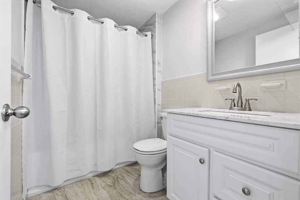 Cambridge, Massachusetts, 02138, United States, 3 Bedrooms Bedrooms, ,3 BathroomsBathrooms,Residential,For Sale,2040647