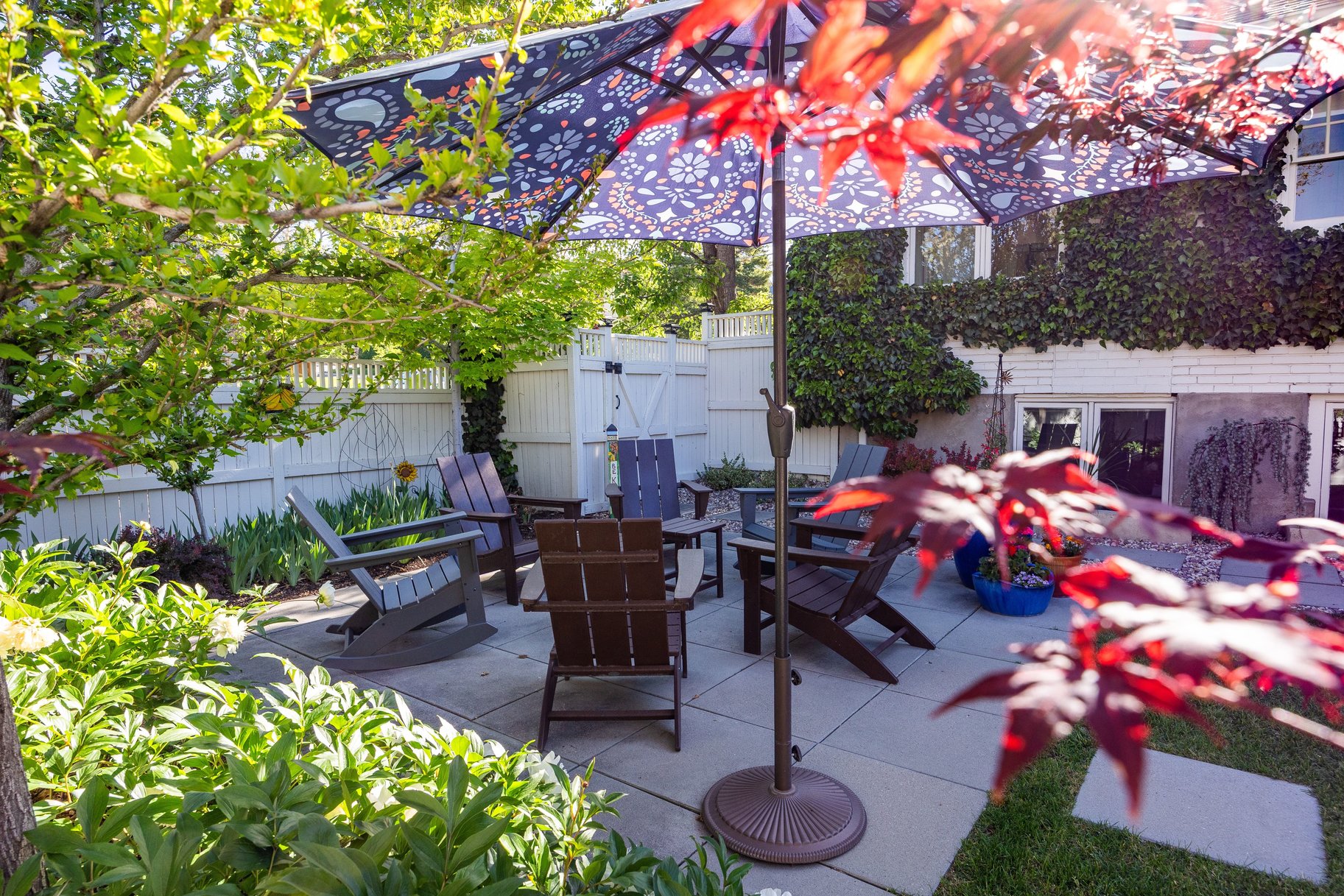  Timeless Bungalow with Enjoyable Outdoor Living - 物件實景