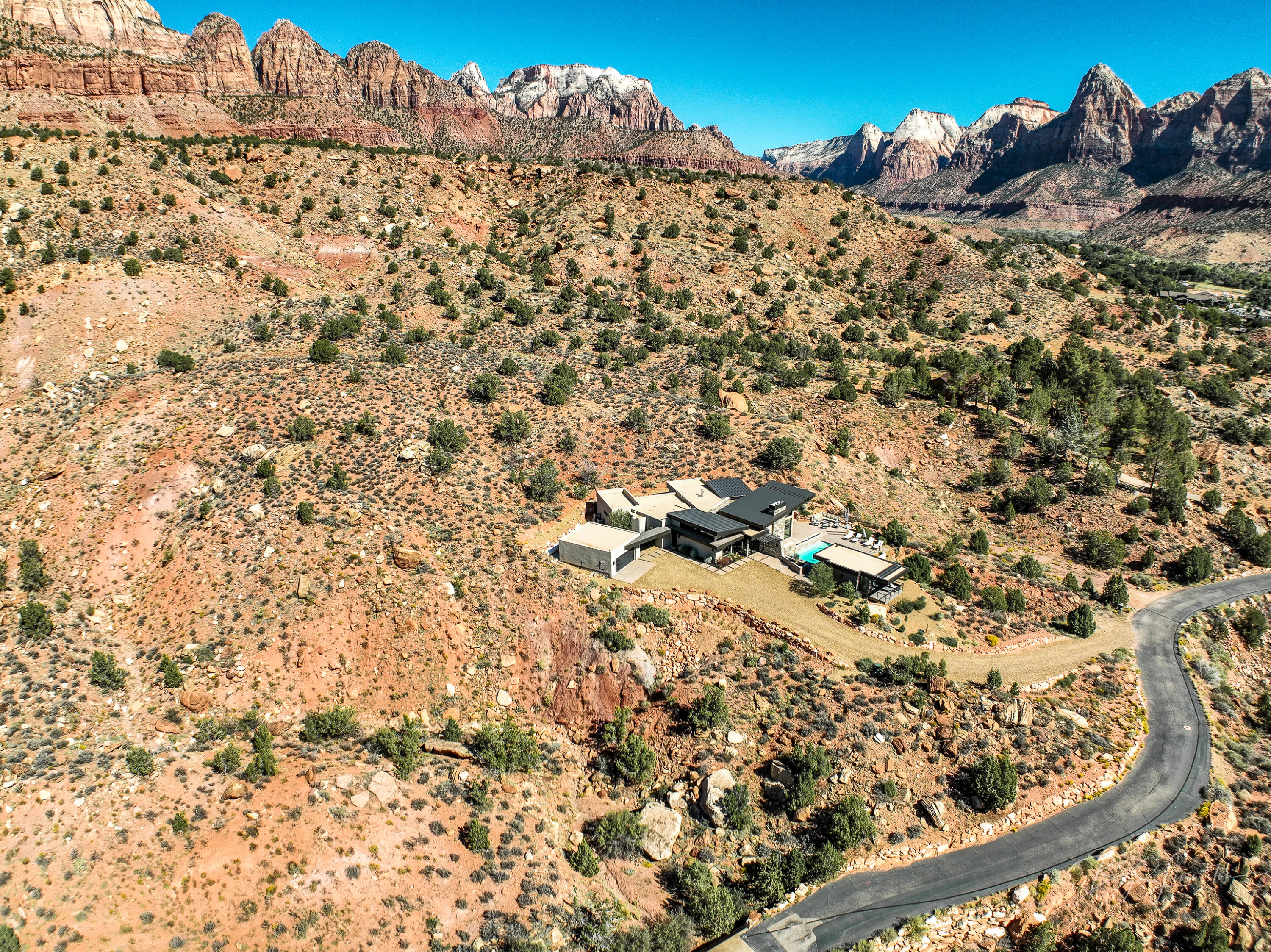 Springdale, Utah, 84767, United States, 4 Bedrooms Bedrooms, ,Residential,For Sale,1991496