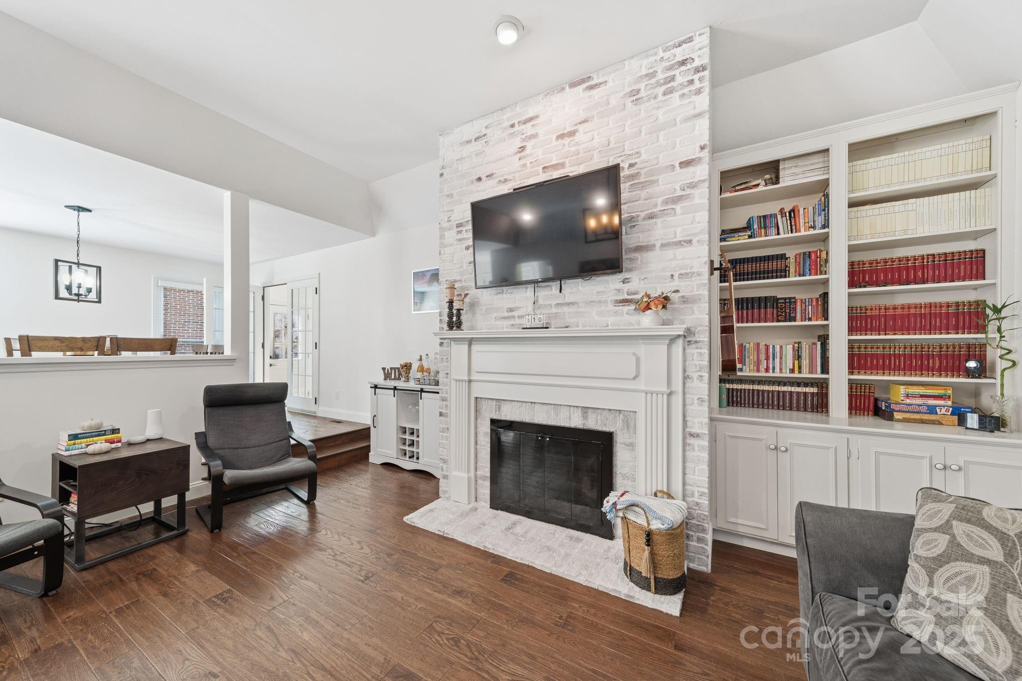 Charlotte, North Carolina, 28226, United States, 3 Bedrooms Bedrooms, ,2 BathroomsBathrooms,Residential,For Sale,1991268