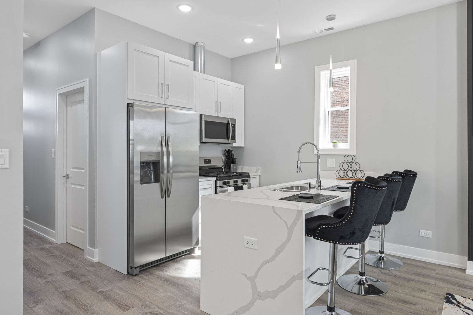 Chicago, Illinois, 60623, United States, 6 Bedrooms Bedrooms, ,Residential,For Sale,1958616