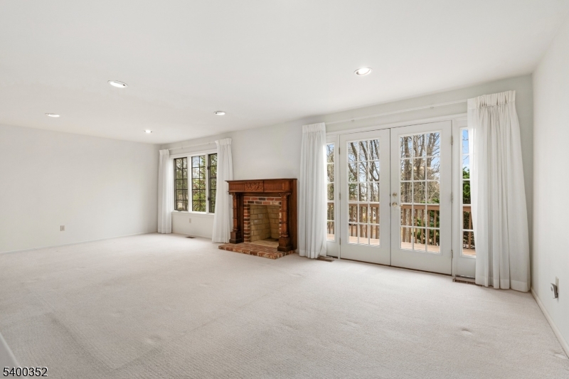 Lambertville City, New Jersey, 08530, United States, 3 Bedrooms Bedrooms, ,3 BathroomsBathrooms,Residential,For Sale,2002902