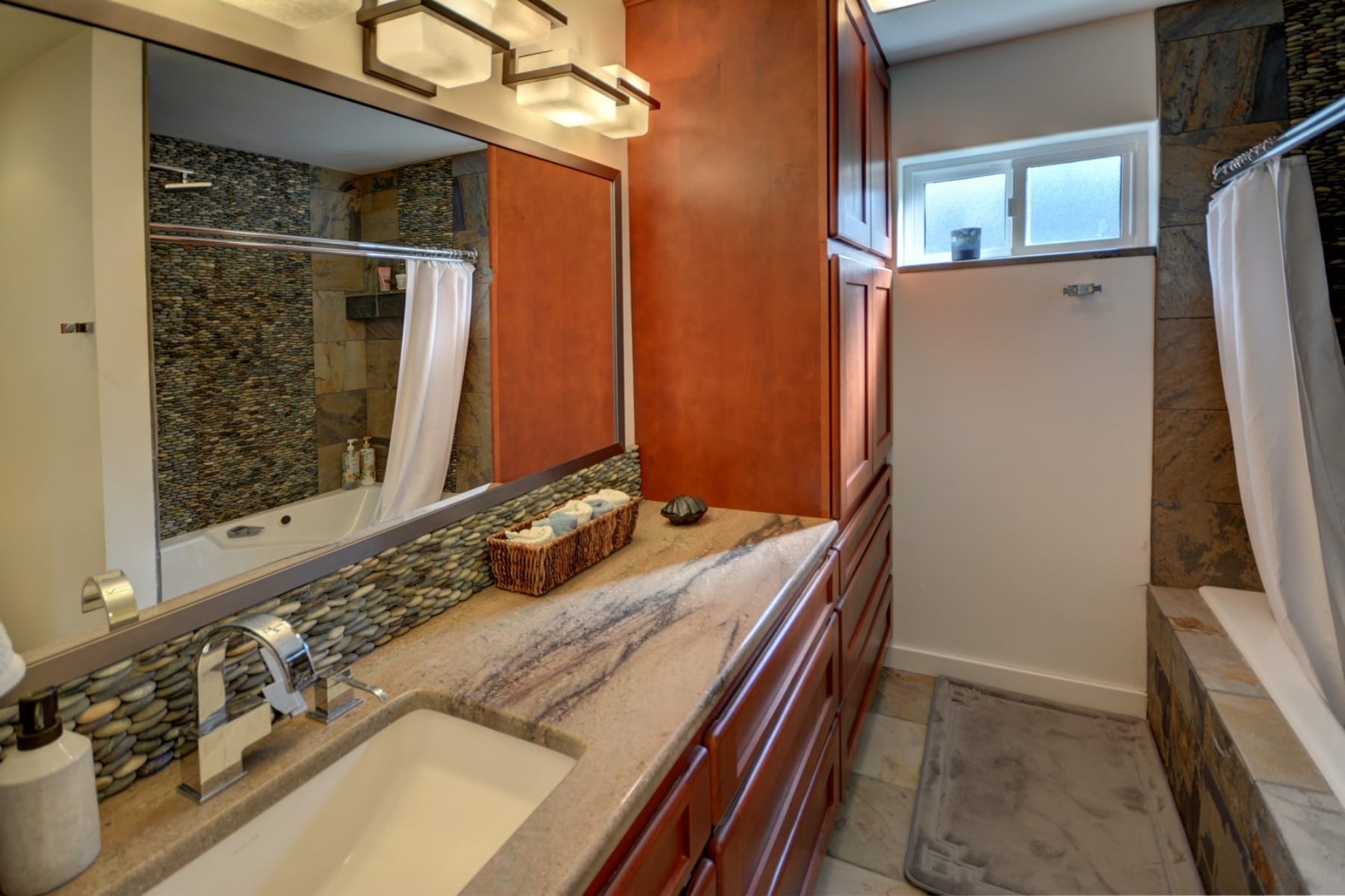  264 & 240 E Jackson Street Cannon Beach, OR 97110 - 物件實景