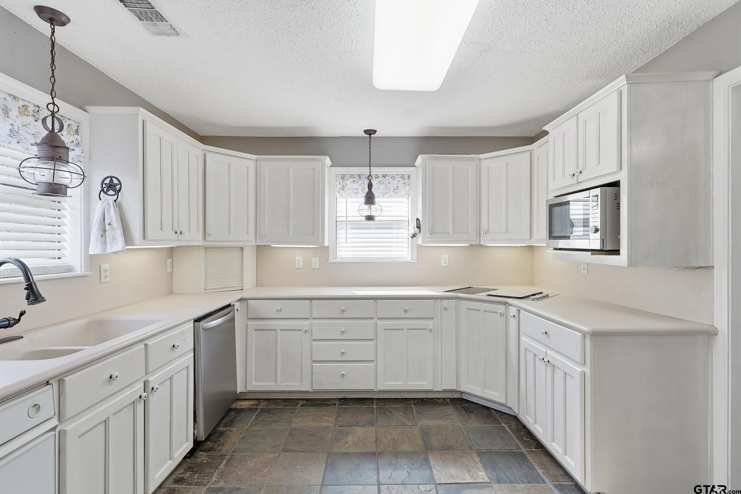 Leesburg, Texas, 75451, United States, 3 Bedrooms Bedrooms, ,2 BathroomsBathrooms,Residential,For Sale,1987369