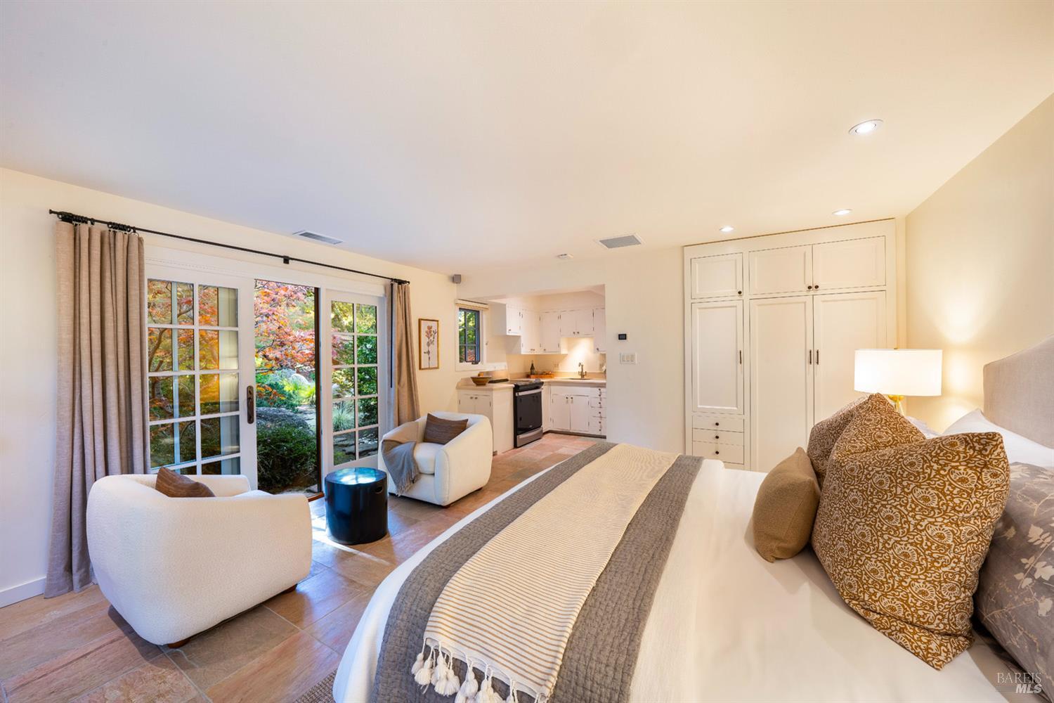 St. Helena, California, 94574, United States, 3 Bedrooms Bedrooms, ,5 BathroomsBathrooms,Residential,For Sale,1998865