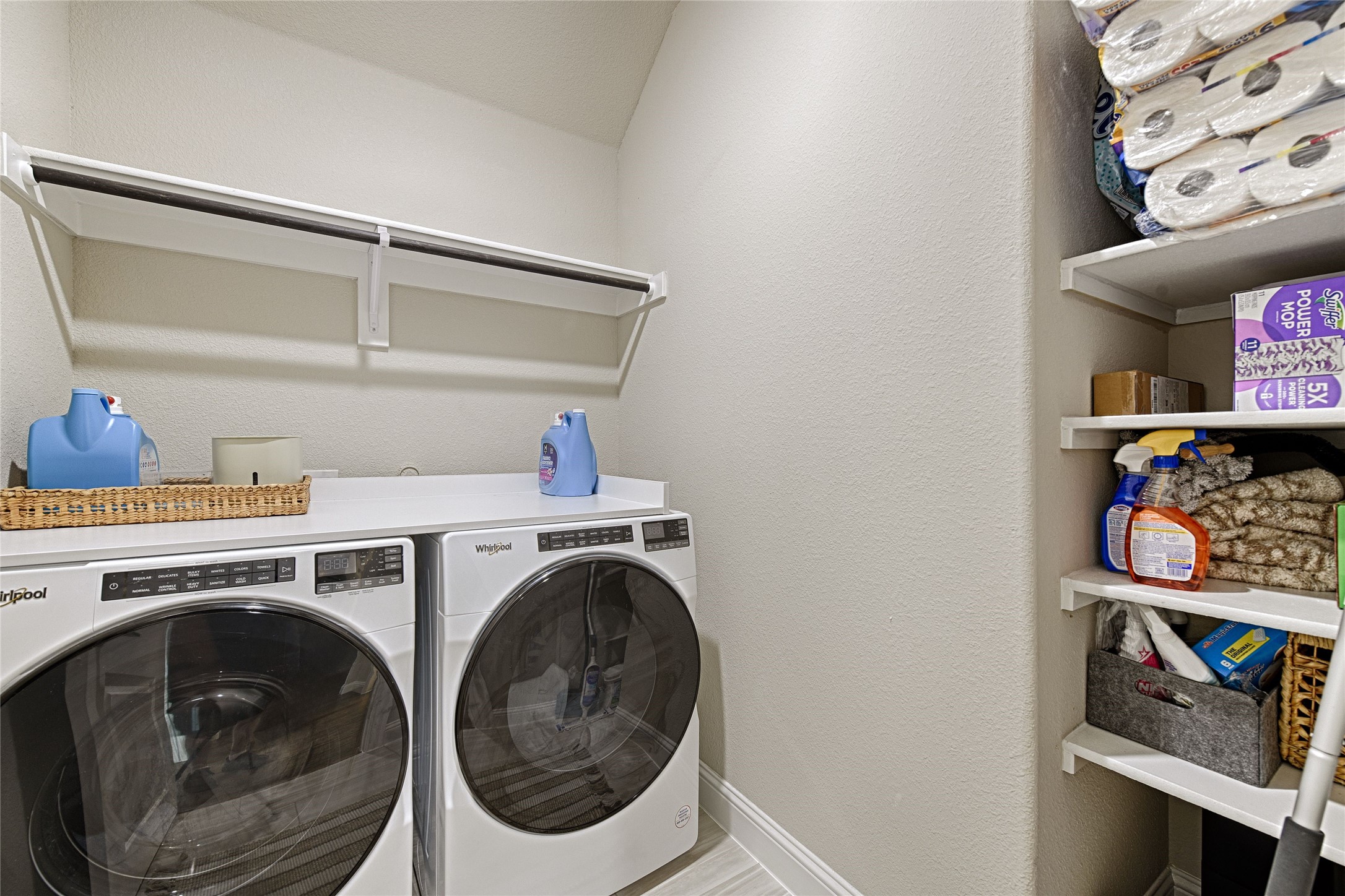 Burleson, Texas, 76028, United States, 4 Bedrooms Bedrooms, ,3 BathroomsBathrooms,Residential,For Sale,1954852