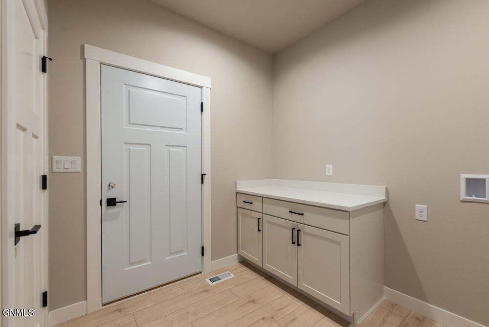 Bismarck, North Dakota, 58503, United States, 3 Bedrooms Bedrooms, ,1 BathroomBathrooms,Residential,For Sale,1872499