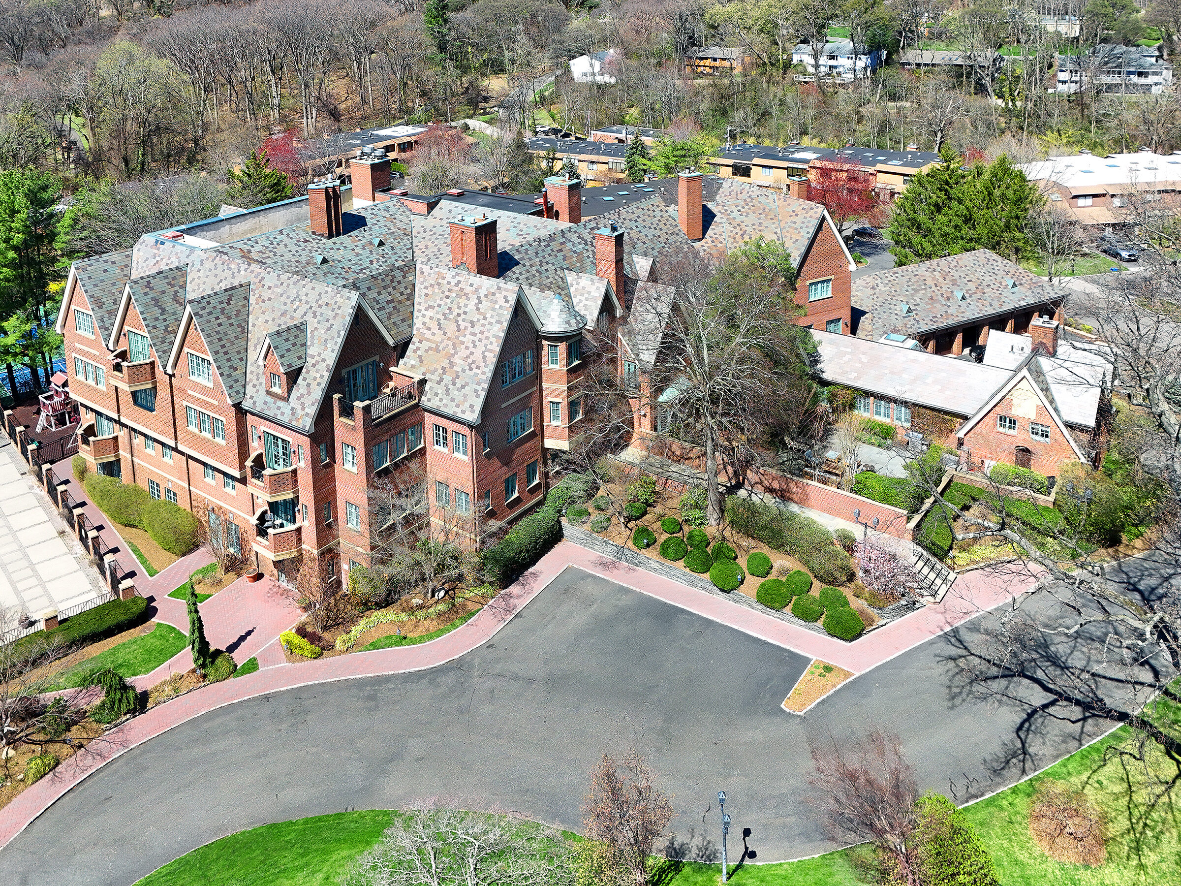  155 Estate Court, Roslyn Heights, NY, 11577 - 物件實景