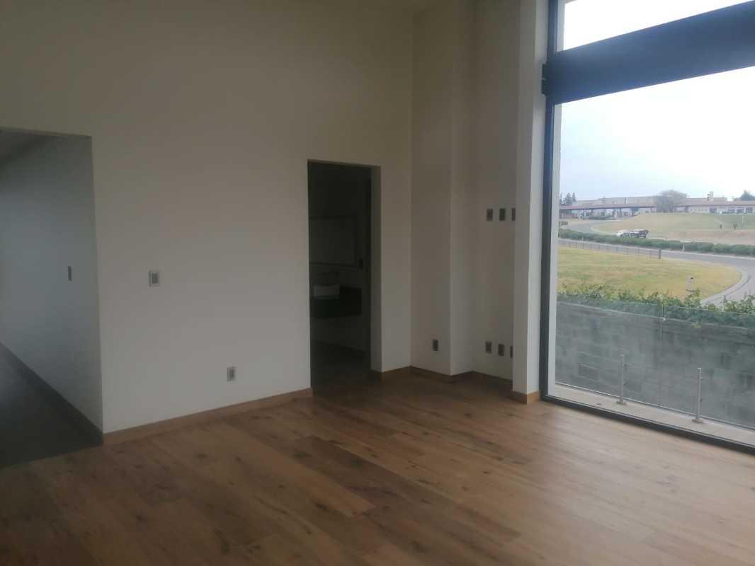 Mandarinas, Atizapán de Zaragoza, Estado de México, 52938, Mexico, 4 Bedrooms Bedrooms, ,5 BathroomsBathrooms,Residential,For Sale,Mandarinas,1443737