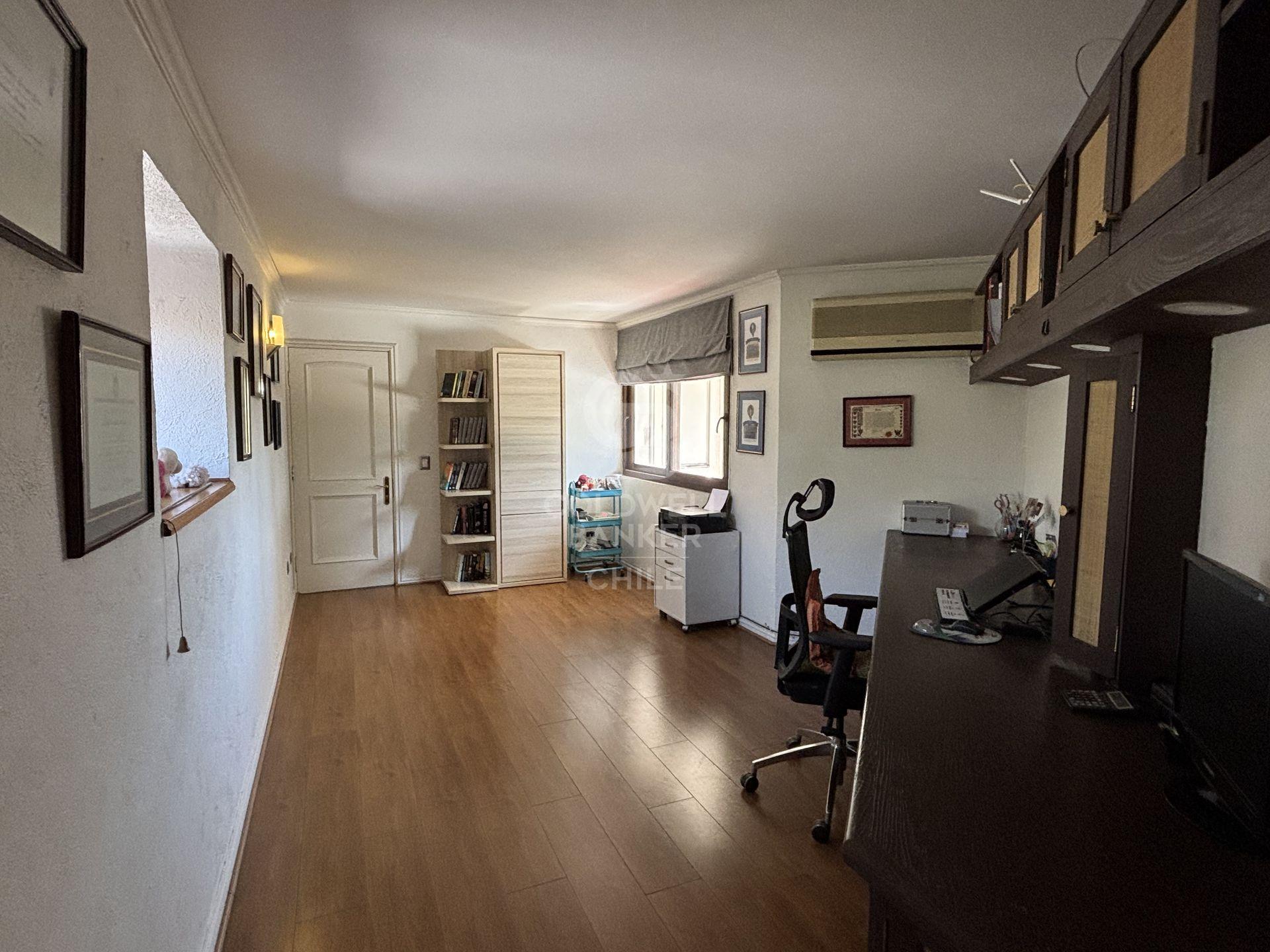 La Reina, Chile, 5 Bedrooms Bedrooms, ,5 BathroomsBathrooms,Residential,For Sale,1779147
