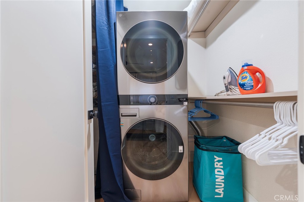 Huntington Beach, California, 92648, United States, 1 Bedroom Bedrooms, ,1 BathroomBathrooms,Residential,For Sale,1969398