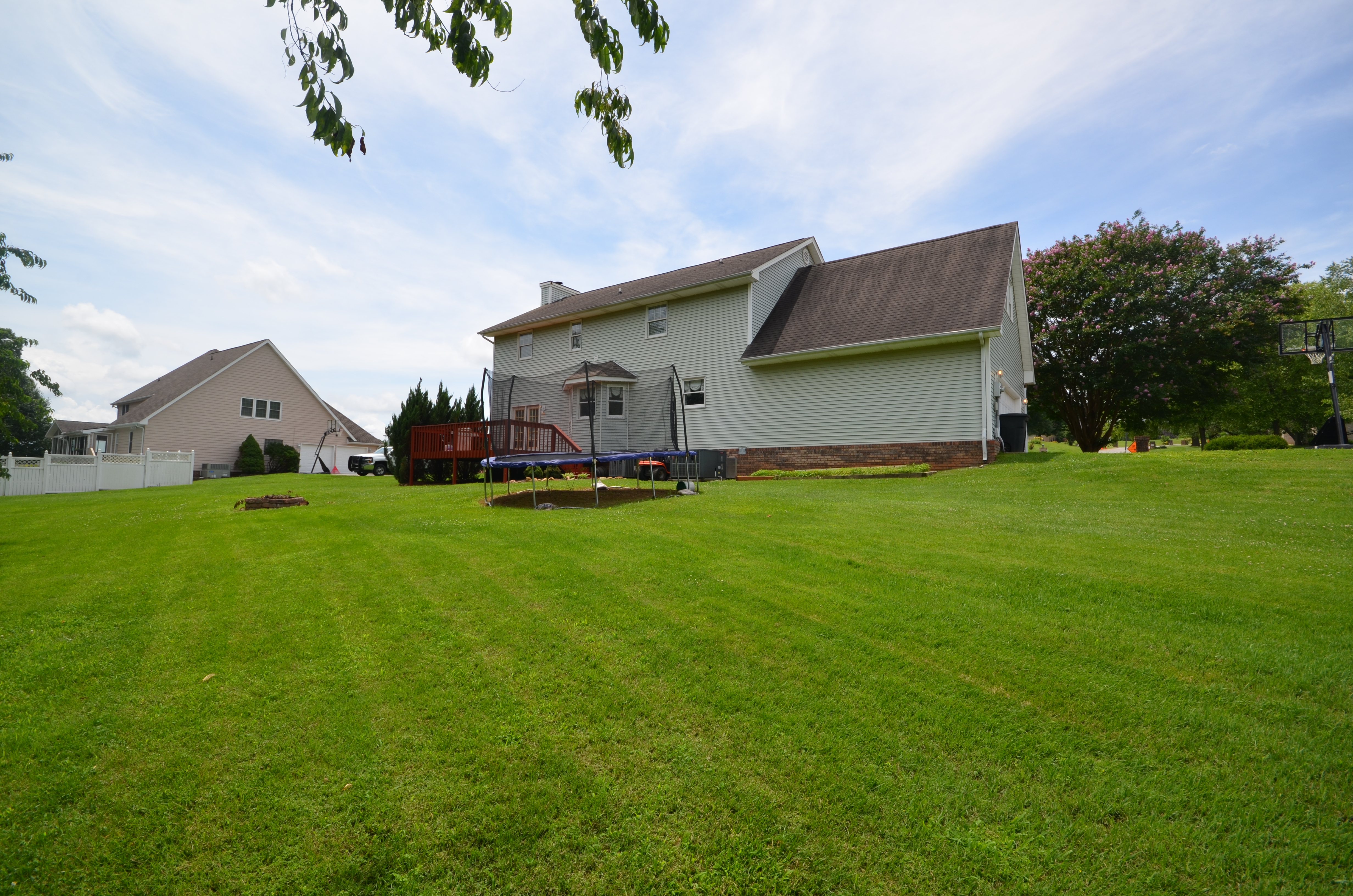 Kodak, Tennessee, 37764, United States, 4 Bedrooms Bedrooms, ,3 BathroomsBathrooms,Residential,For Sale,1887737