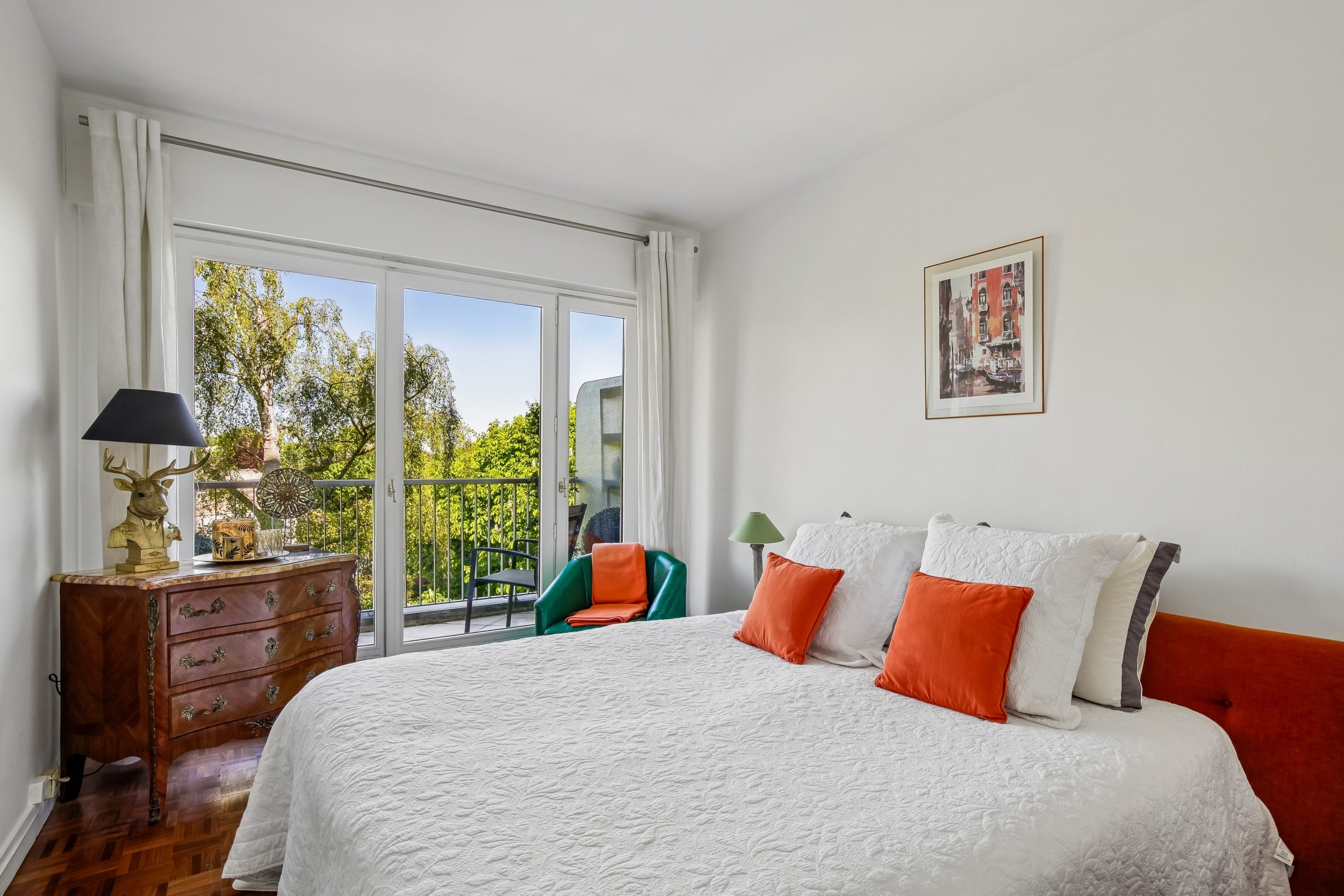  Sun-Filled Apartment with Terrace, Balcony and Open Green Views - 物件實景