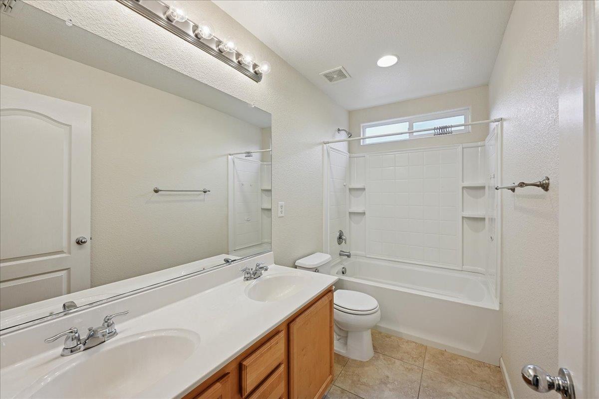 Roseville, California, 95747, United States, 5 Bedrooms Bedrooms, ,3 BathroomsBathrooms,Residential,For Sale,2005801