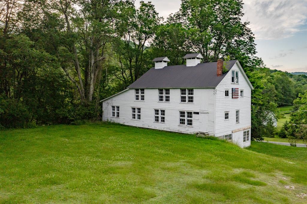 North Branch, New York, 12766, United States, 4 Bedrooms Bedrooms, ,3 BathroomsBathrooms,Residential,For Sale,1977100