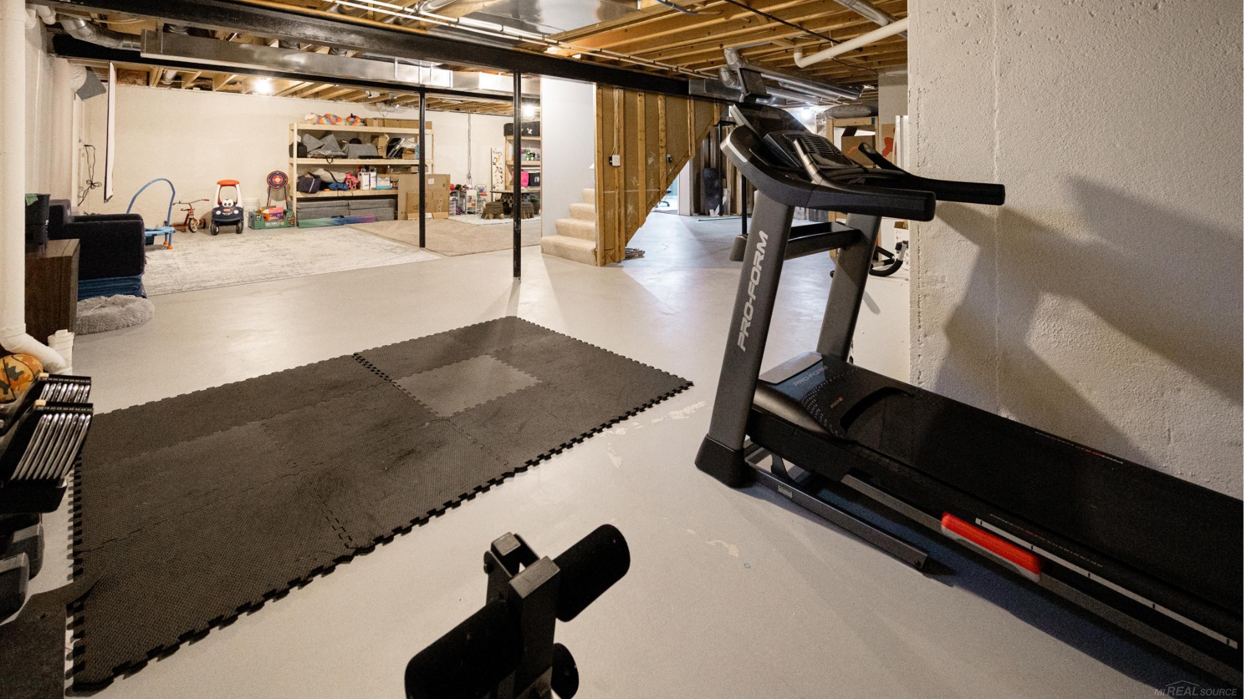 Macomb, Michigan, 48044, United States, 4 Bedrooms Bedrooms, ,3 BathroomsBathrooms,Residential,For Sale,1983565