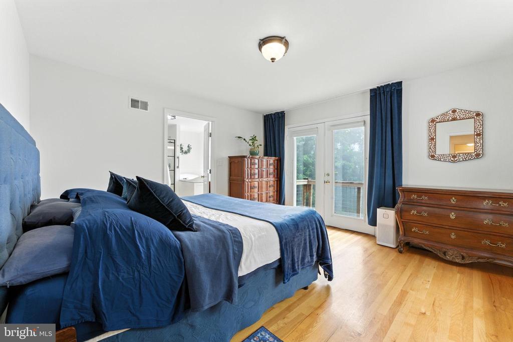 Chester Gap, Virginia, 22623, United States, 4 Bedrooms Bedrooms, ,4 BathroomsBathrooms,Residential,For Sale,1980820