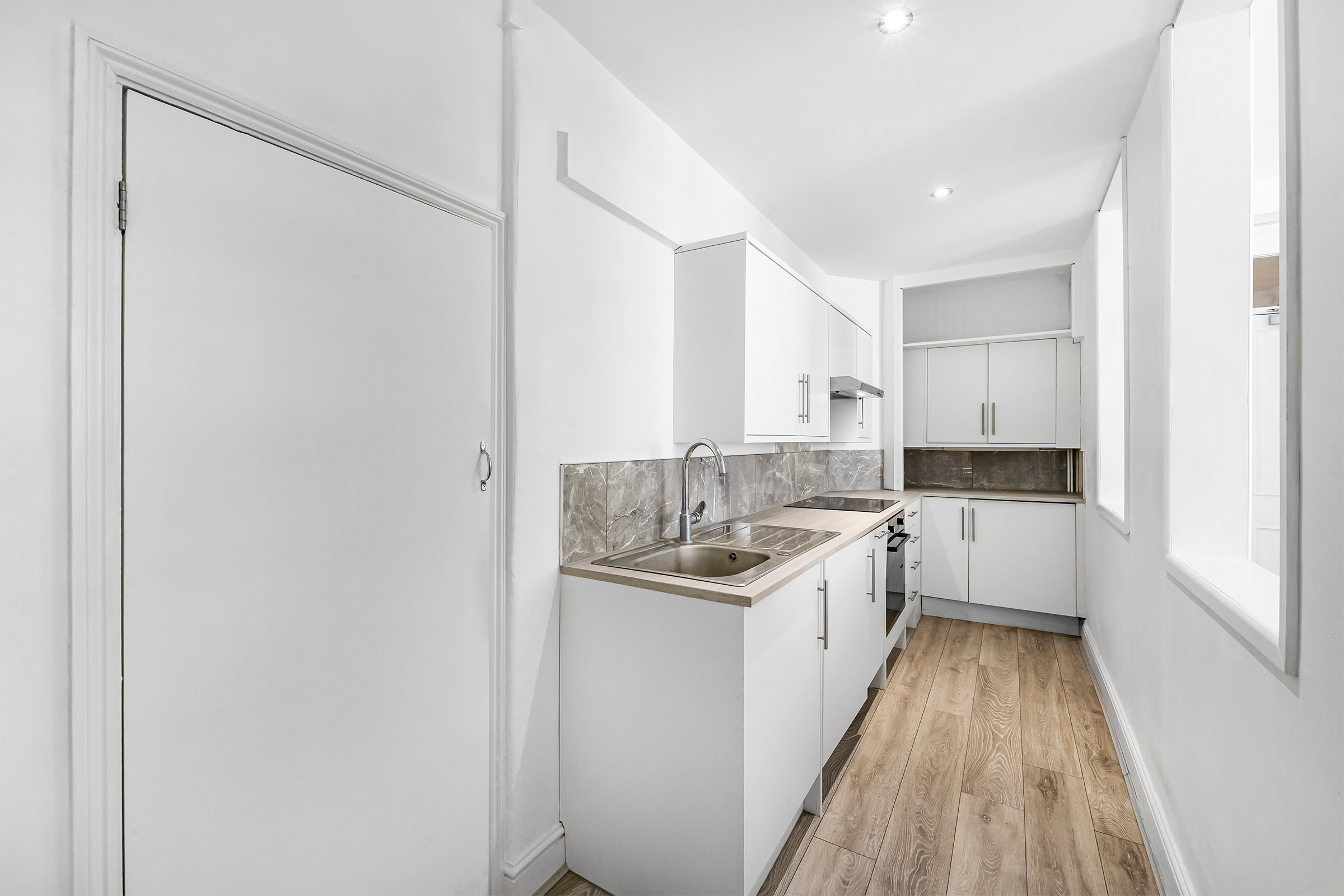  Unbroken Freehold Residential Investment Moments from Hyde Park - 物件實景
