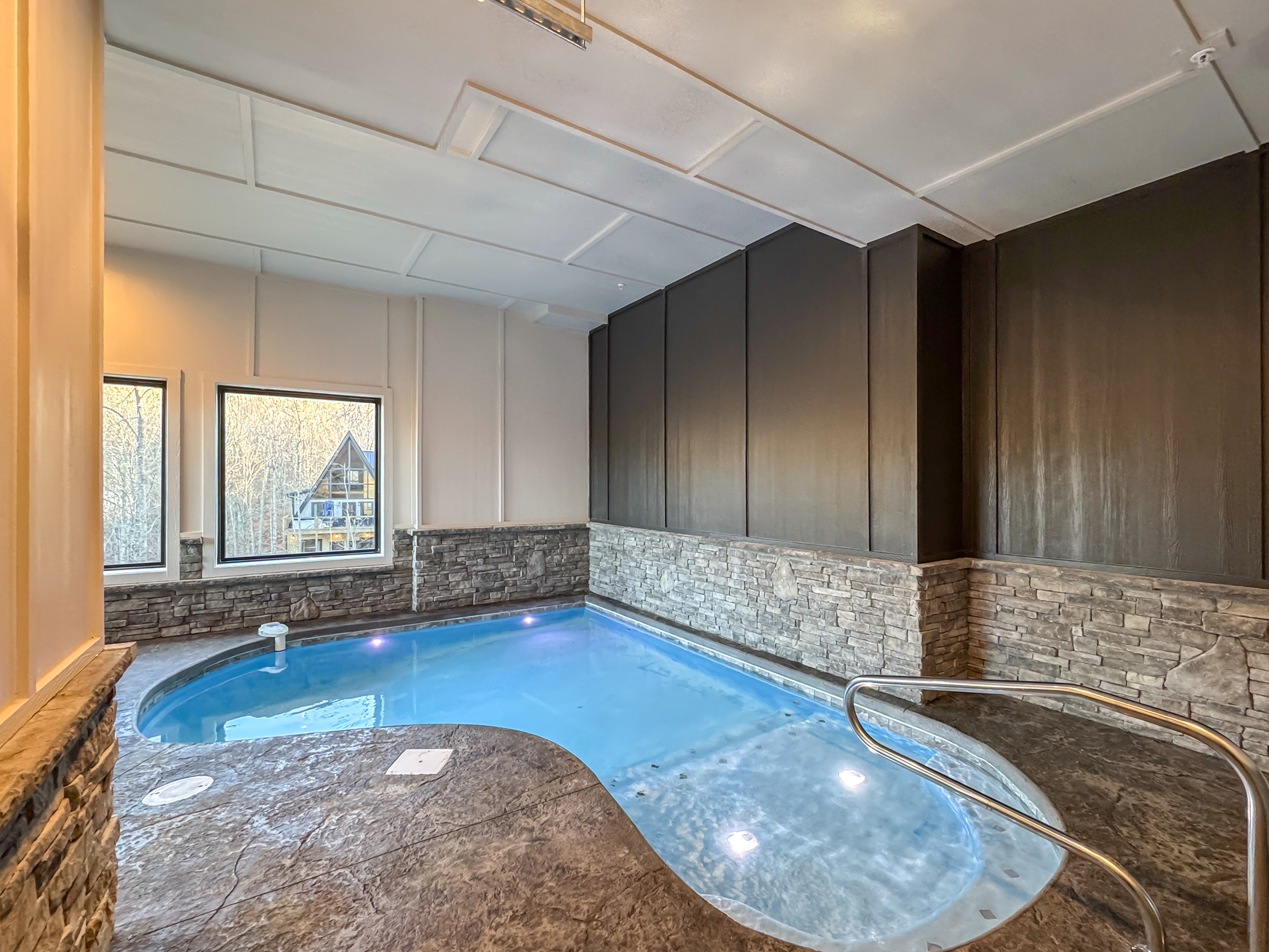 Sevierville, Tennessee, 37862, United States, 5 Bedrooms Bedrooms, ,7 BathroomsBathrooms,Residential,For Sale,2000383