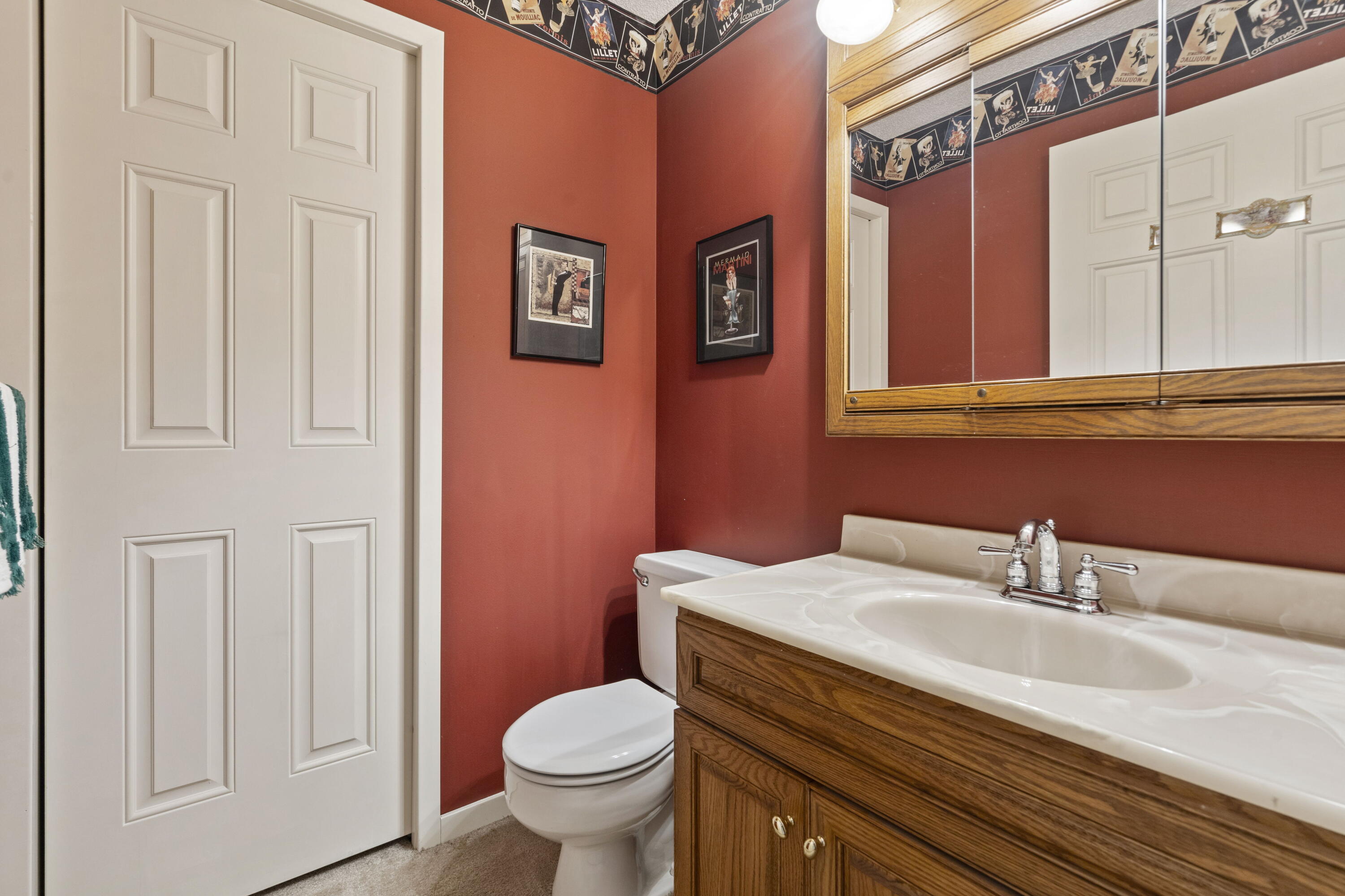 Milwaukee, Wisconsin, 53202, United States, 5 Bedrooms Bedrooms, ,5 BathroomsBathrooms,Residential,For Sale,1827277
