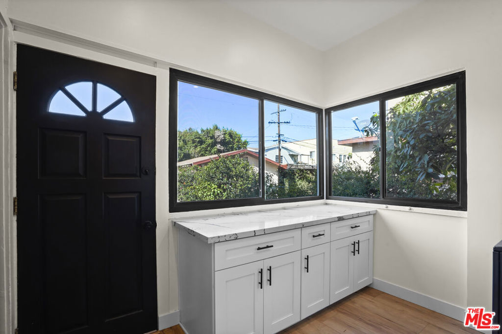 Los Angeles, California, 90007, United States, 5 Bedrooms Bedrooms, ,3 BathroomsBathrooms,Residential,For Sale,1843500