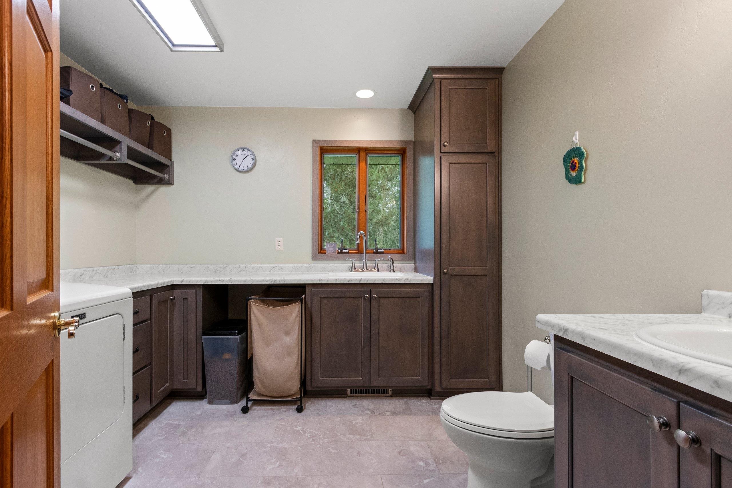 DE PERE, Wisconsin, 54115, United States, 3 Bedrooms Bedrooms, ,4 BathroomsBathrooms,Residential,For Sale,1912239