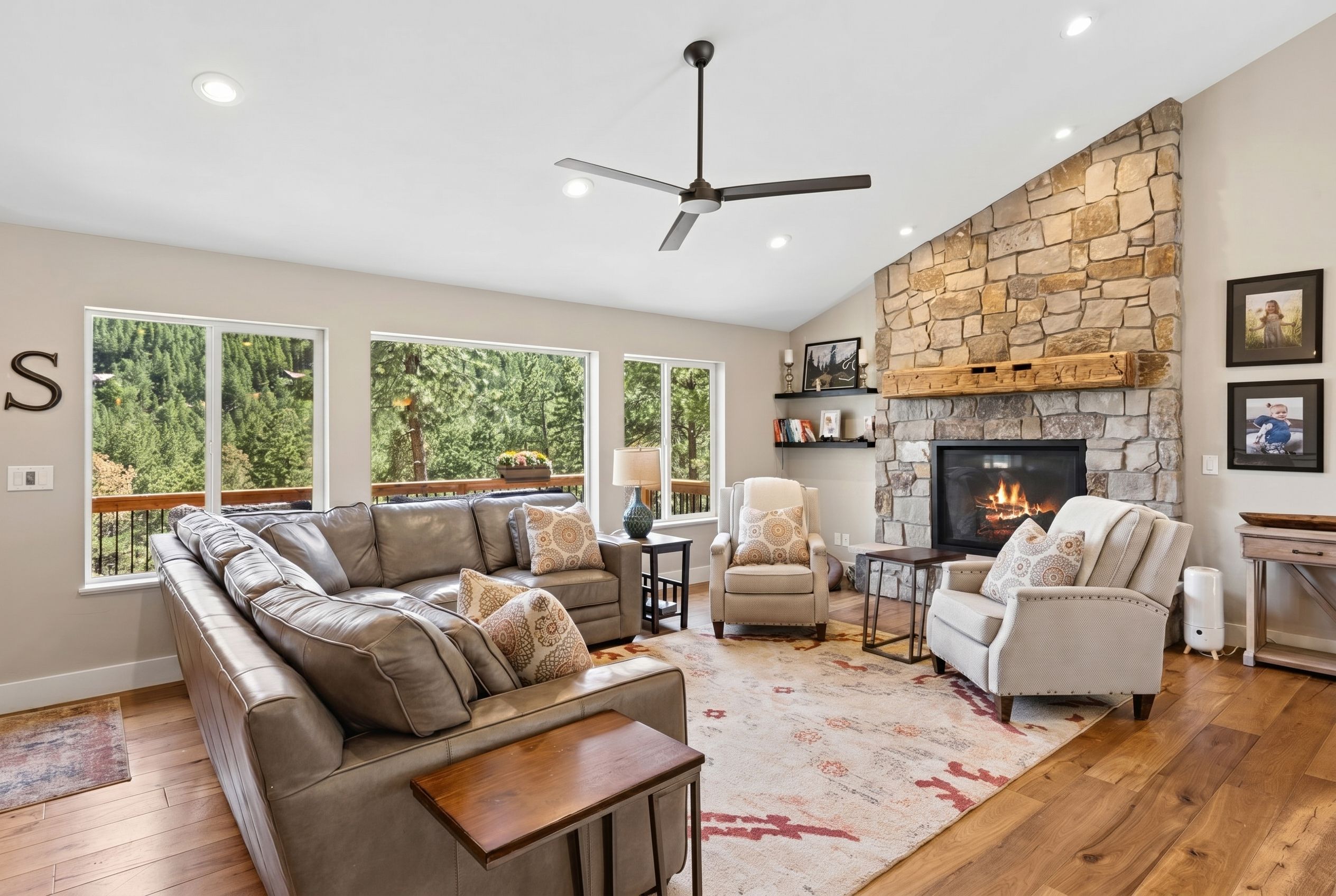  Raised Ranch Living with Spectacular Views - 物件實景