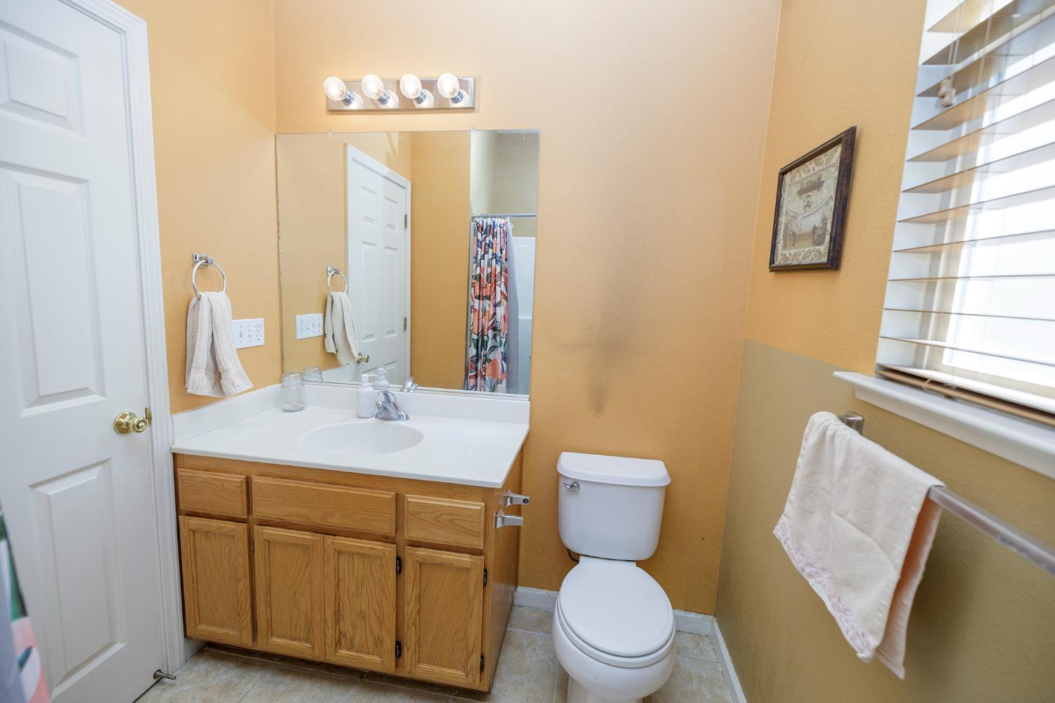 Merced, California, 95340, United States, 5 Bedrooms Bedrooms, ,3 BathroomsBathrooms,Residential,For Sale,1943664