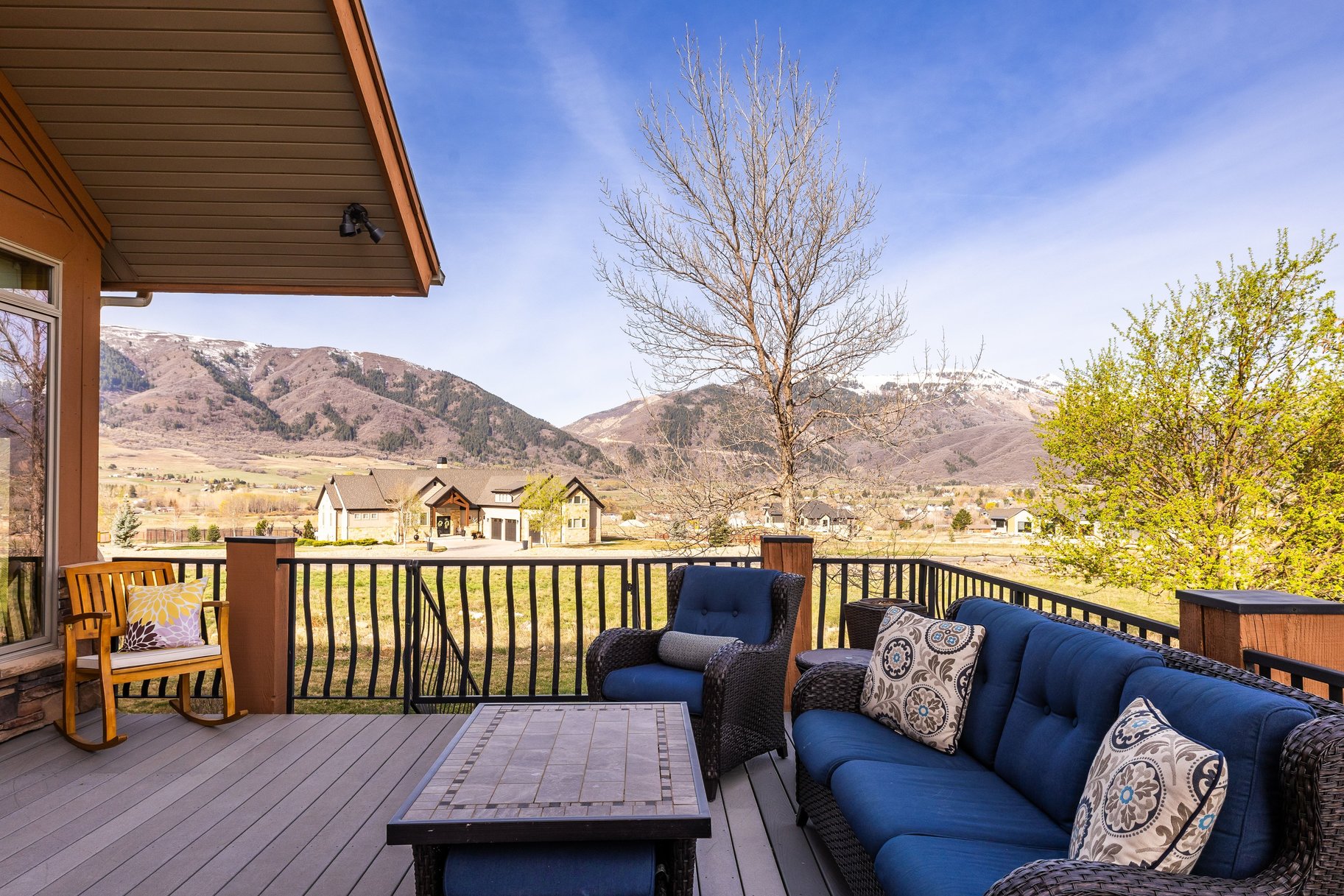  Exquisite Custom Home with 360-Degree Views - 物件實景