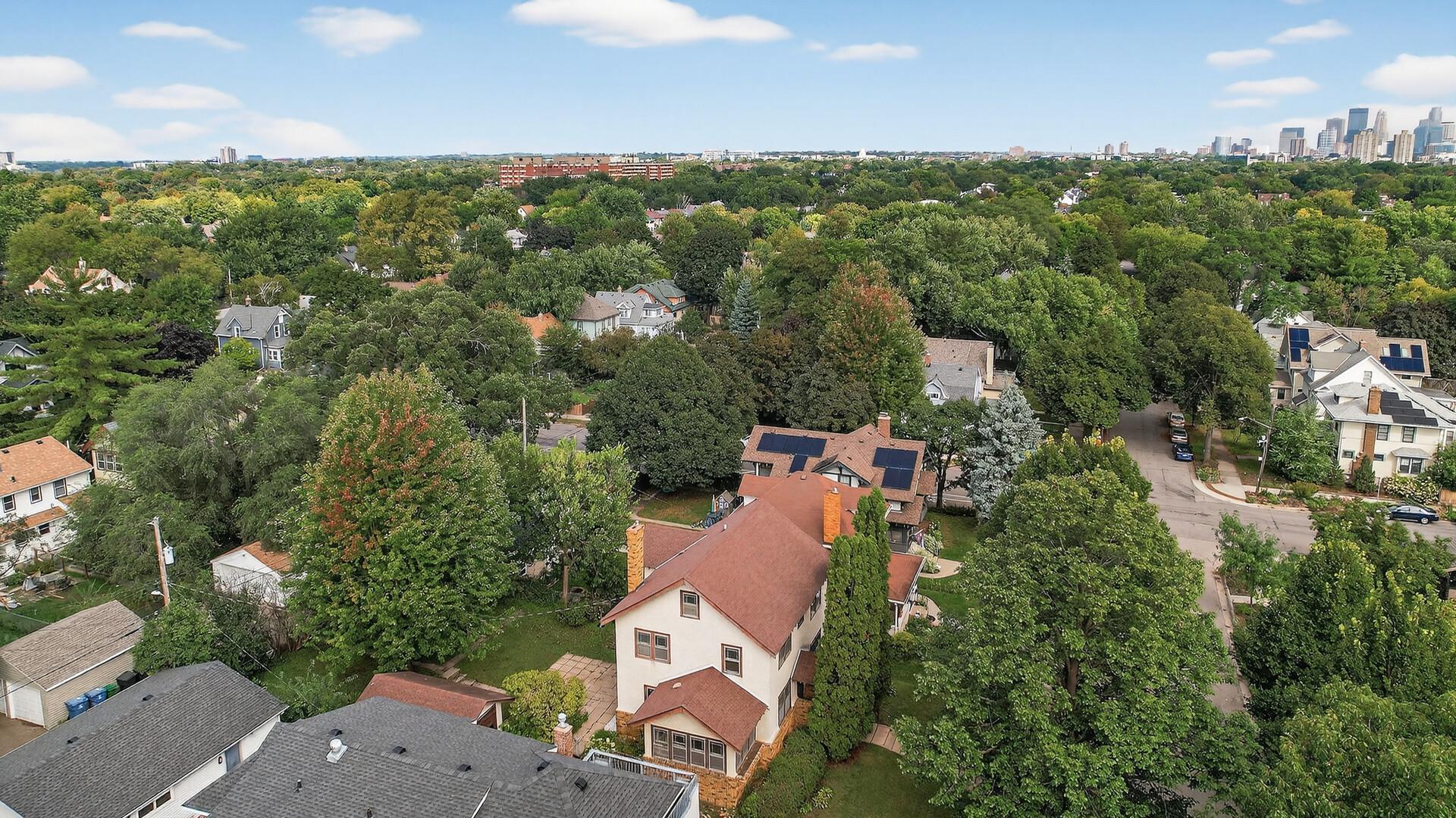 Minneapolis, Minnesota, 55409, United States, 4 Bedrooms Bedrooms, ,2 BathroomsBathrooms,Residential,For Sale,1959078
