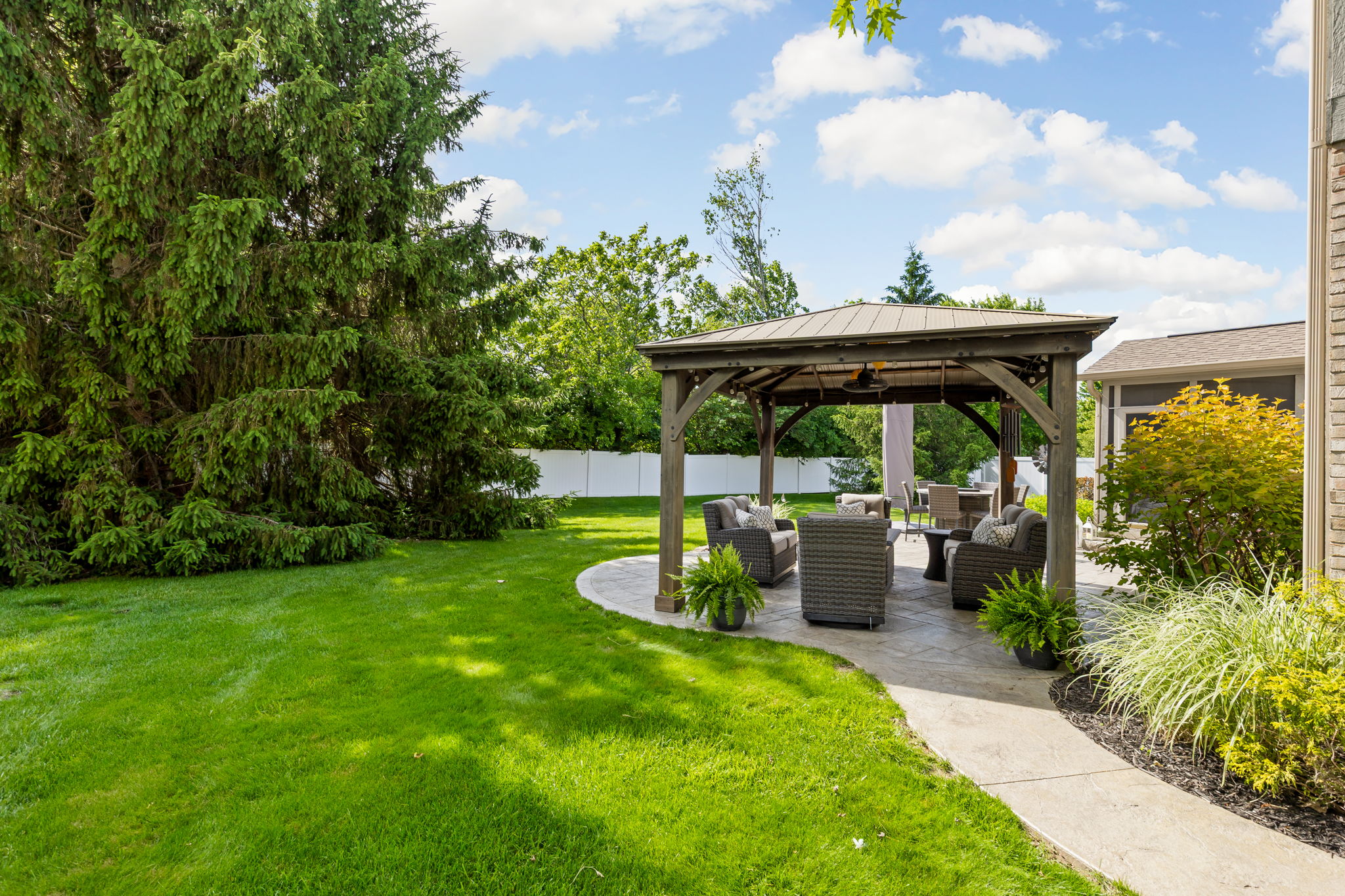  Meticulously Maintained Brick Home in Desirable Zionsville Location - 物件實景
