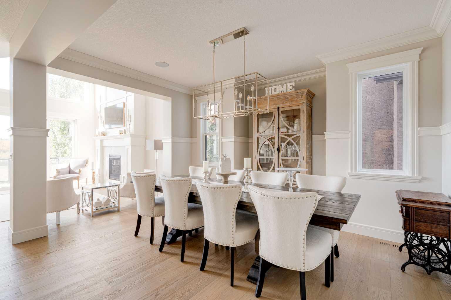 CALGARY, Alberta, T2X 2E1, CA, 4 Bedrooms Bedrooms, ,3 BathroomsBathrooms,Residential,For Sale,1987816