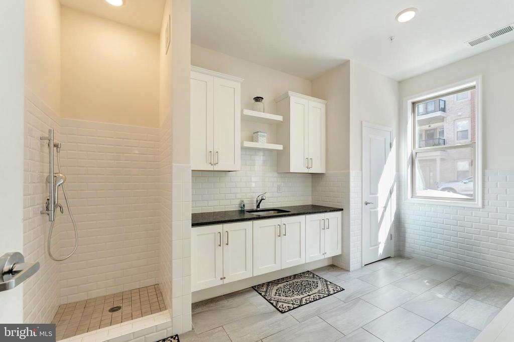 Ashburn, Virginia, 20148, United States, 3 Bedrooms Bedrooms, ,2 BathroomsBathrooms,Residential,For Sale,1977390