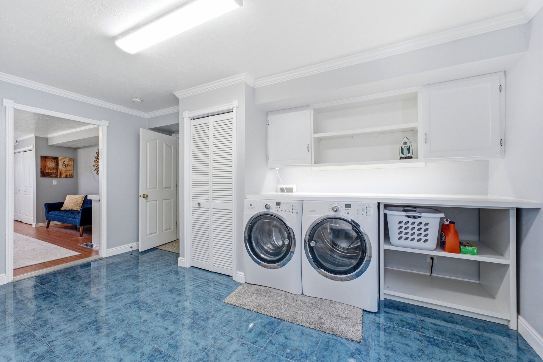  Custom Home with a 2400 Square Foot Shop with Plumbing and Electricity - 物件實景