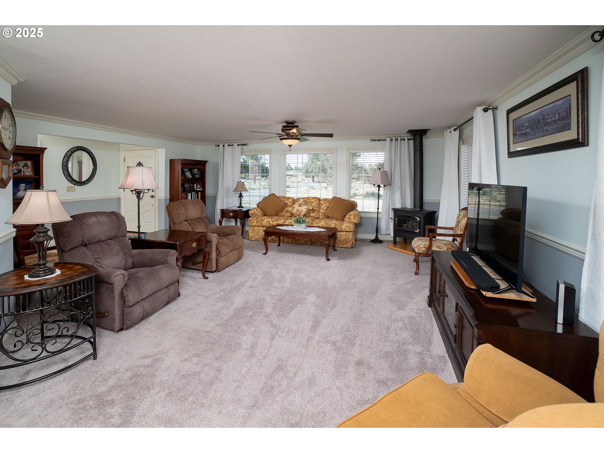 Terrebonne, Oregon, 97760, United States, 3 Bedrooms Bedrooms, ,2 BathroomsBathrooms,Residential,For Sale,1960646