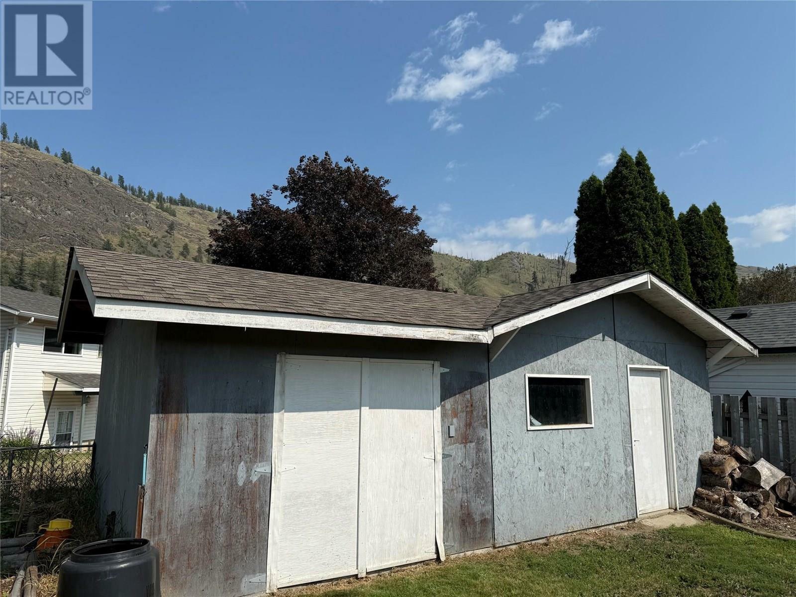 KAMLOOPS, British Columbia, V2H 1L4, CA, 4 Bedrooms Bedrooms, ,2 BathroomsBathrooms,Residential,For Sale,1874935
