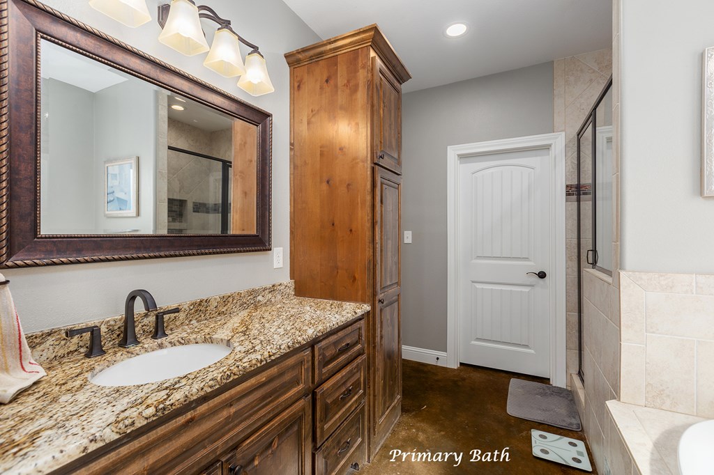 Etoile, Texas, 75944, United States, 3 Bedrooms Bedrooms, ,2 BathroomsBathrooms,Residential,For Sale,1989857