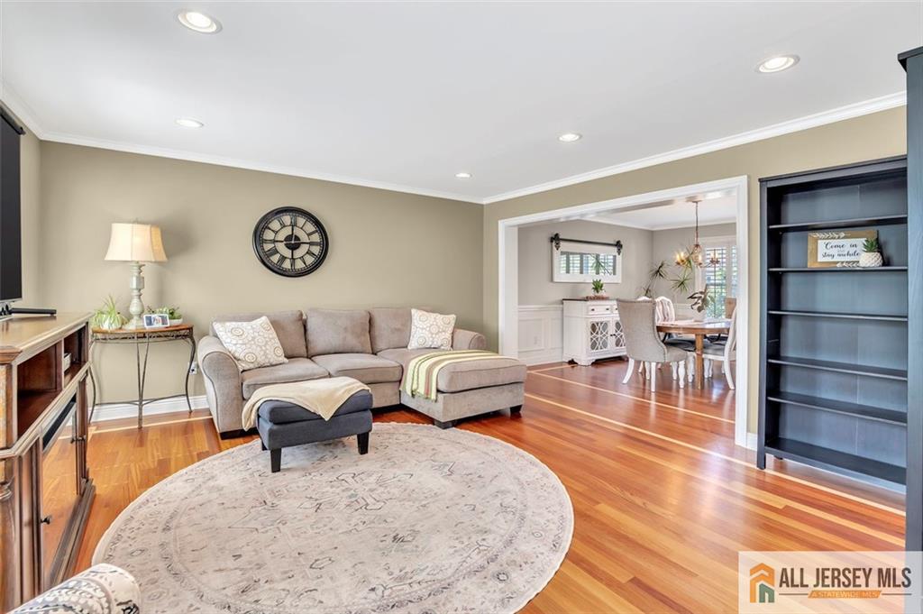 South River, New Jersey, 08882, United States, 4 Bedrooms Bedrooms, ,3 BathroomsBathrooms,Residential,For Sale,1940787