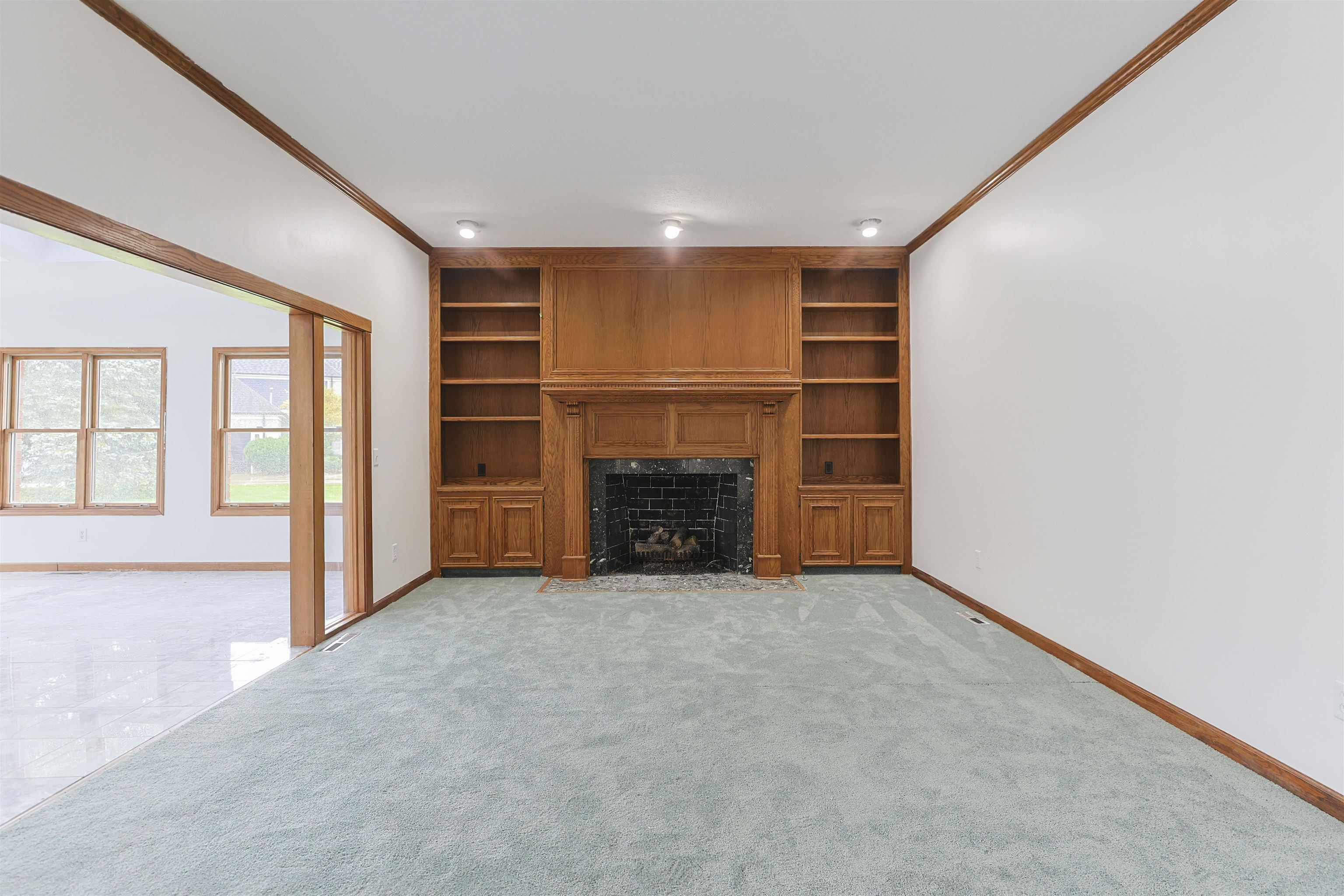 South Bend, Indiana, 46614, United States, 4 Bedrooms Bedrooms, ,4 BathroomsBathrooms,Residential,For Sale,1985327