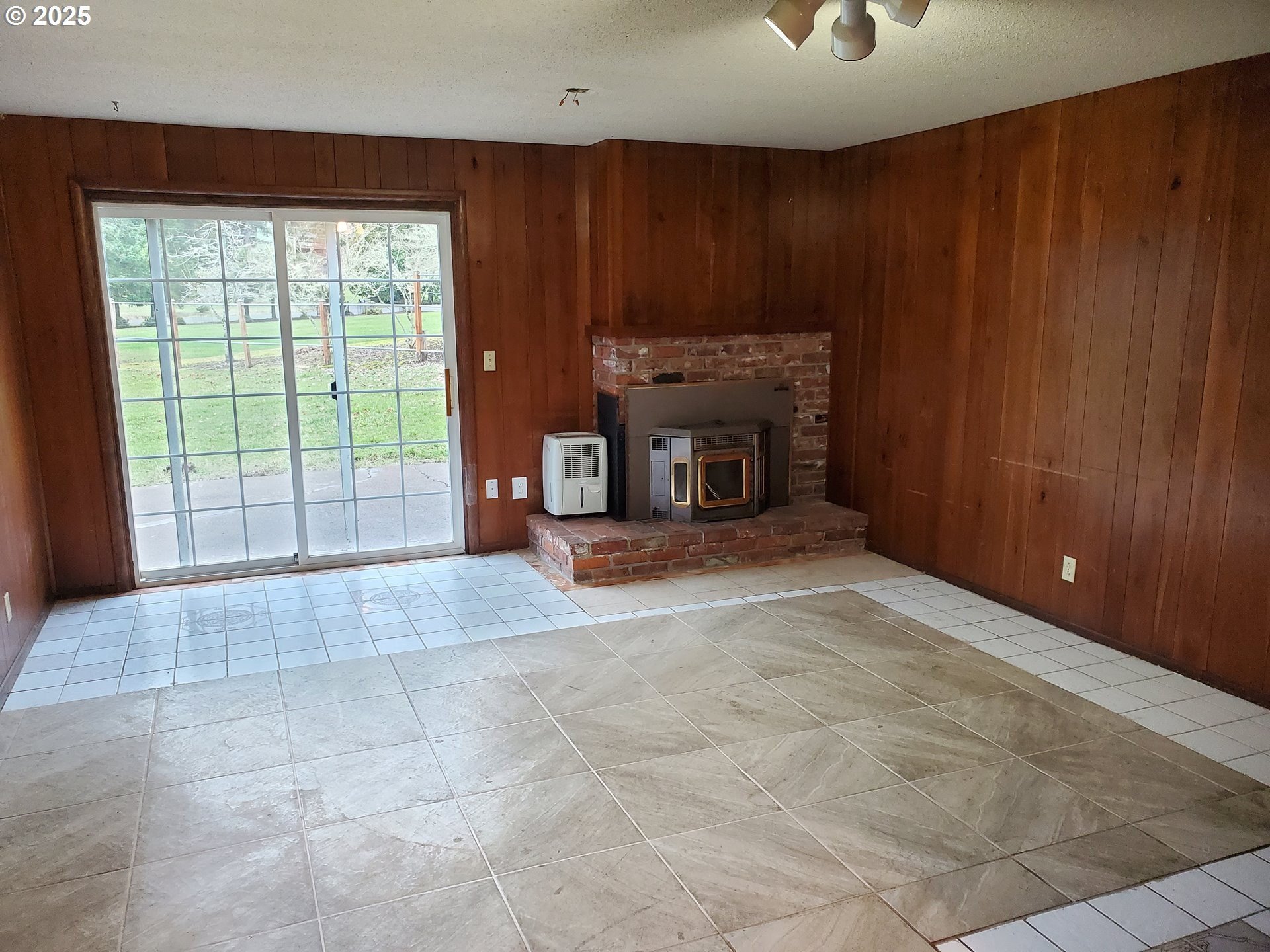 Pleasant Hill, Oregon, 97455, United States, 4 Bedrooms Bedrooms, ,3 BathroomsBathrooms,Residential,For Sale,1753097