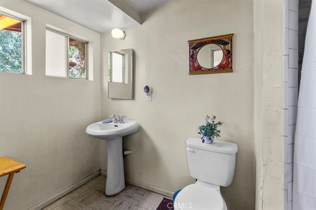 Pomona, California, 91766, United States, 4 Bedrooms Bedrooms, ,2 BathroomsBathrooms,Residential,For Sale,1920904